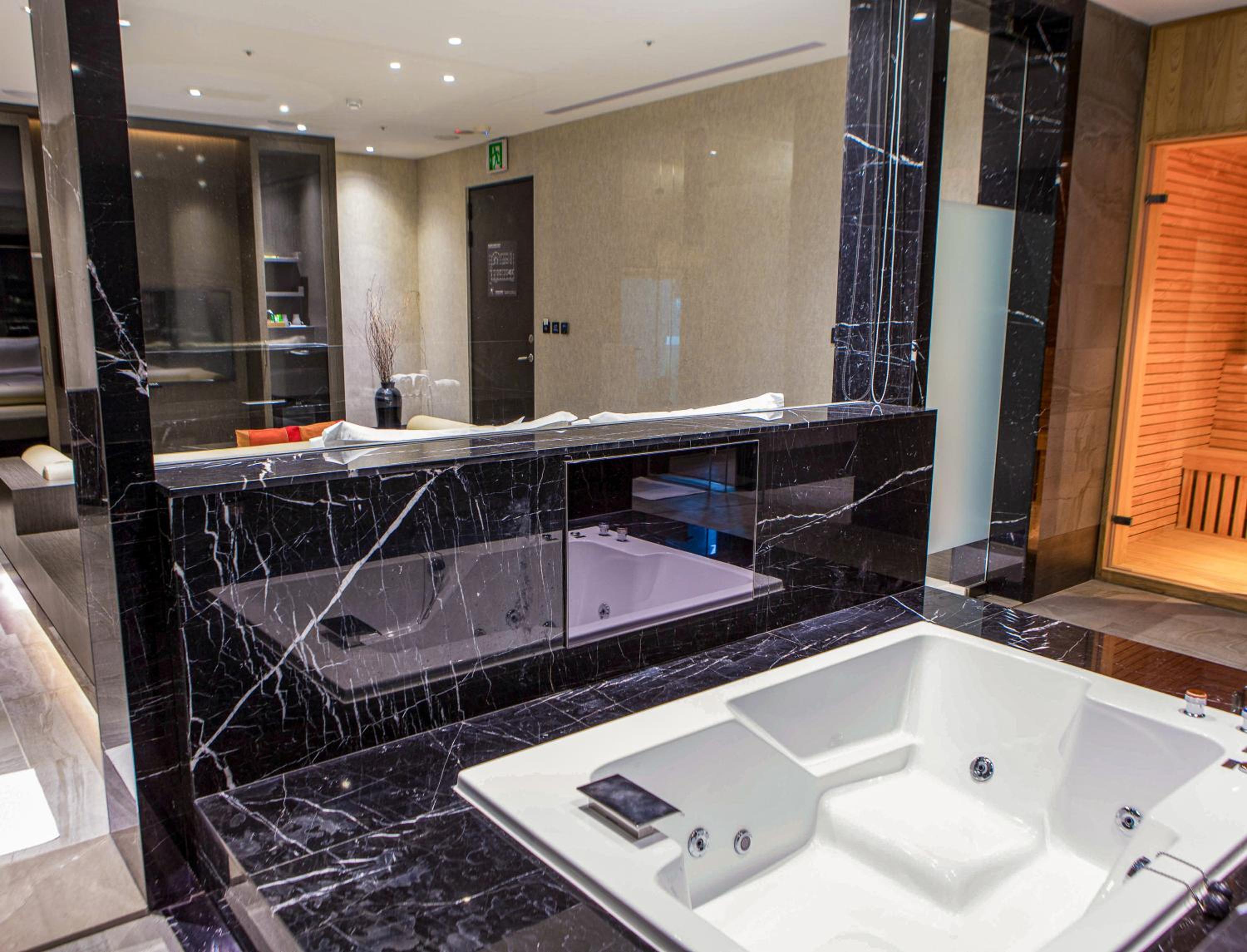 Flagship Suite  - Photo 11
