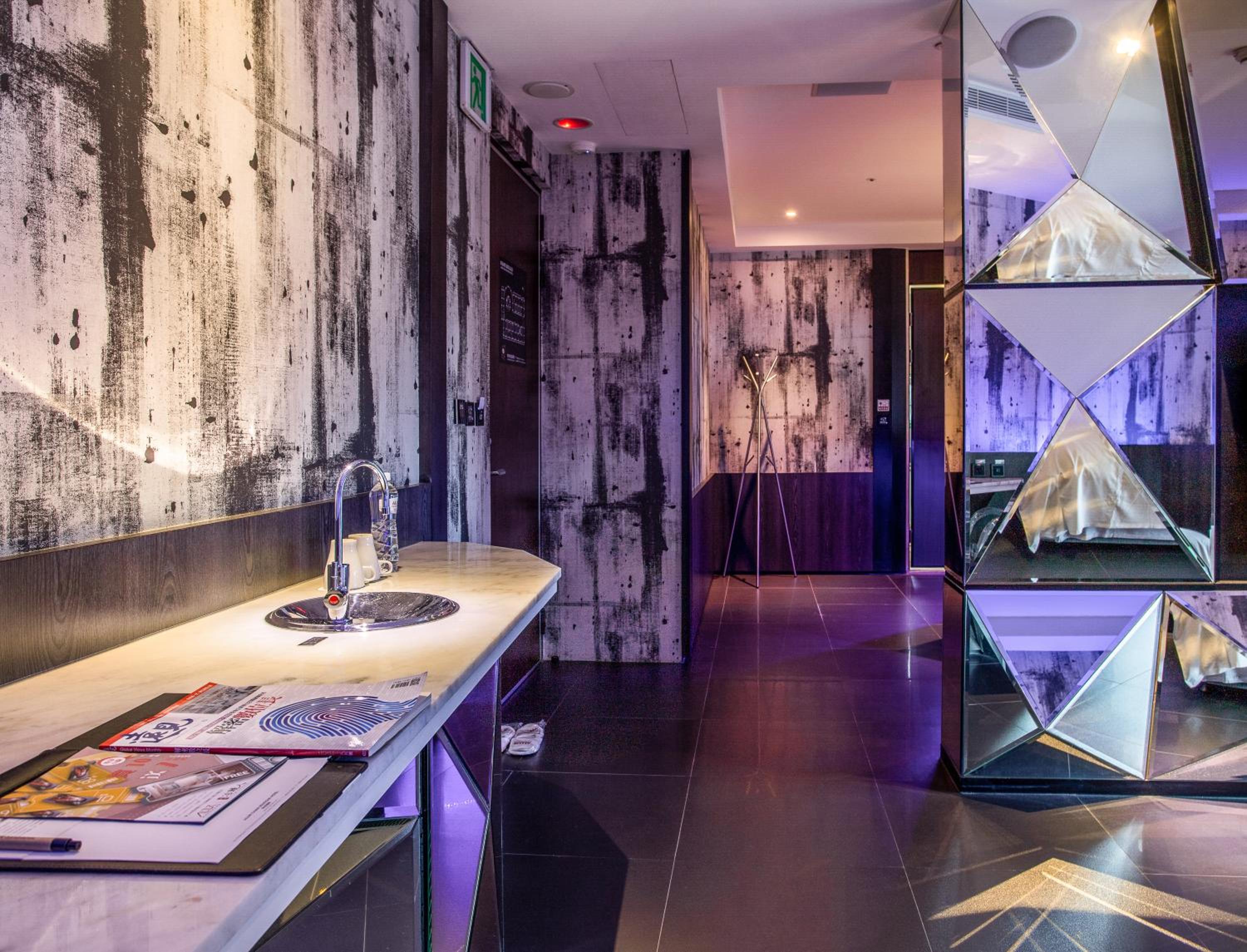 Flagship Suite  - Photo 17