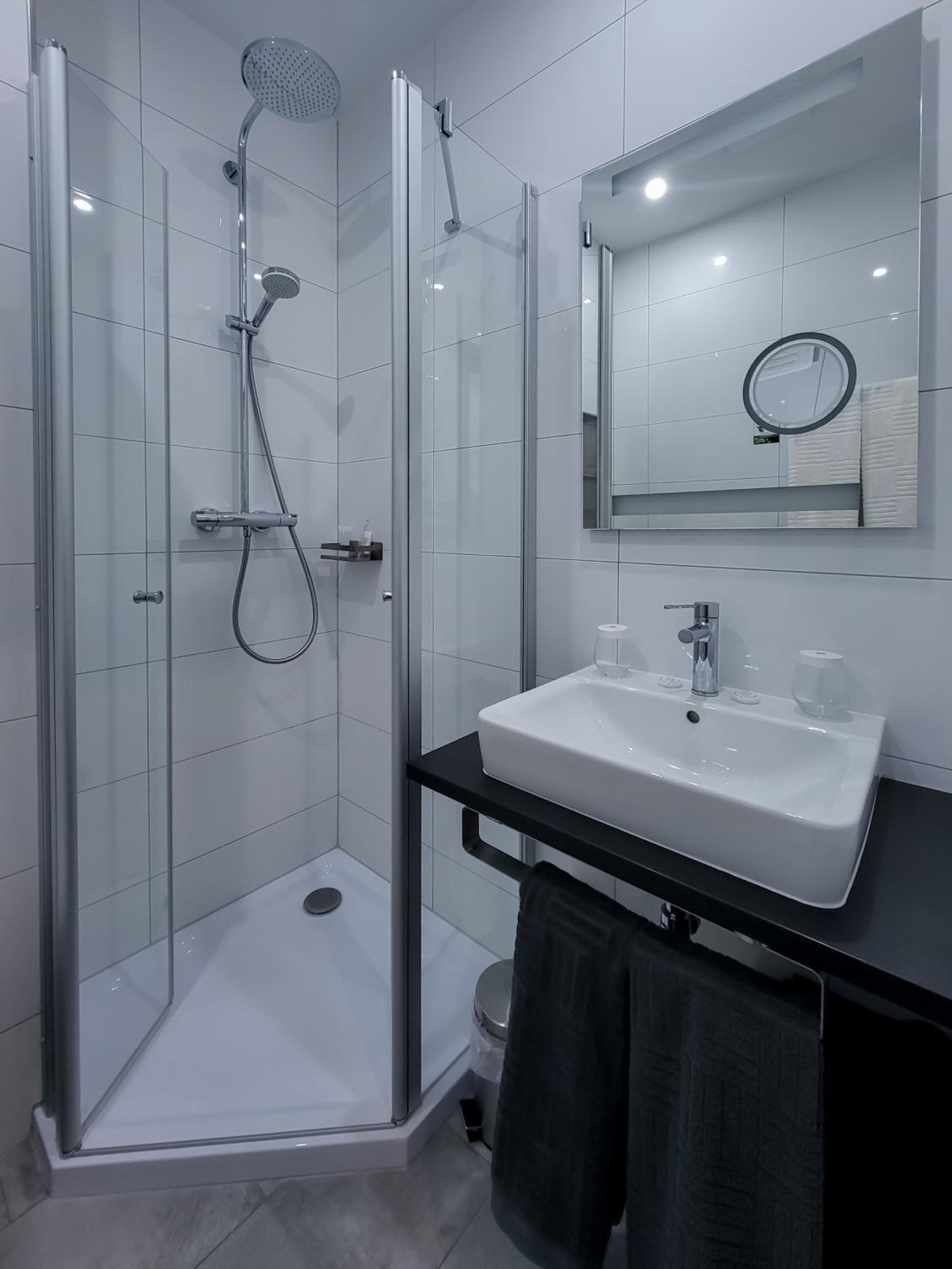Double Room - Photo 3