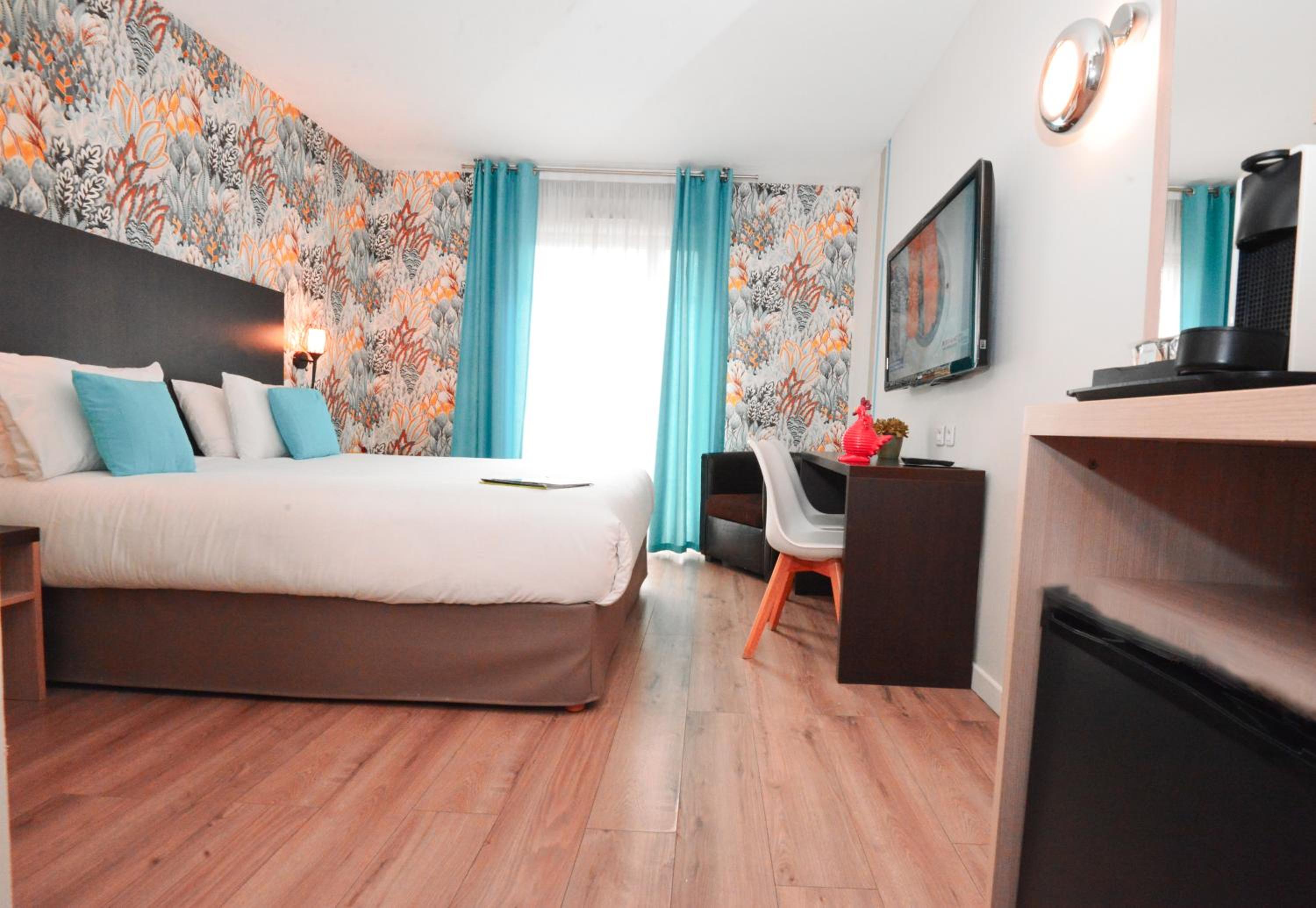 Double or Twin Room with Terrace