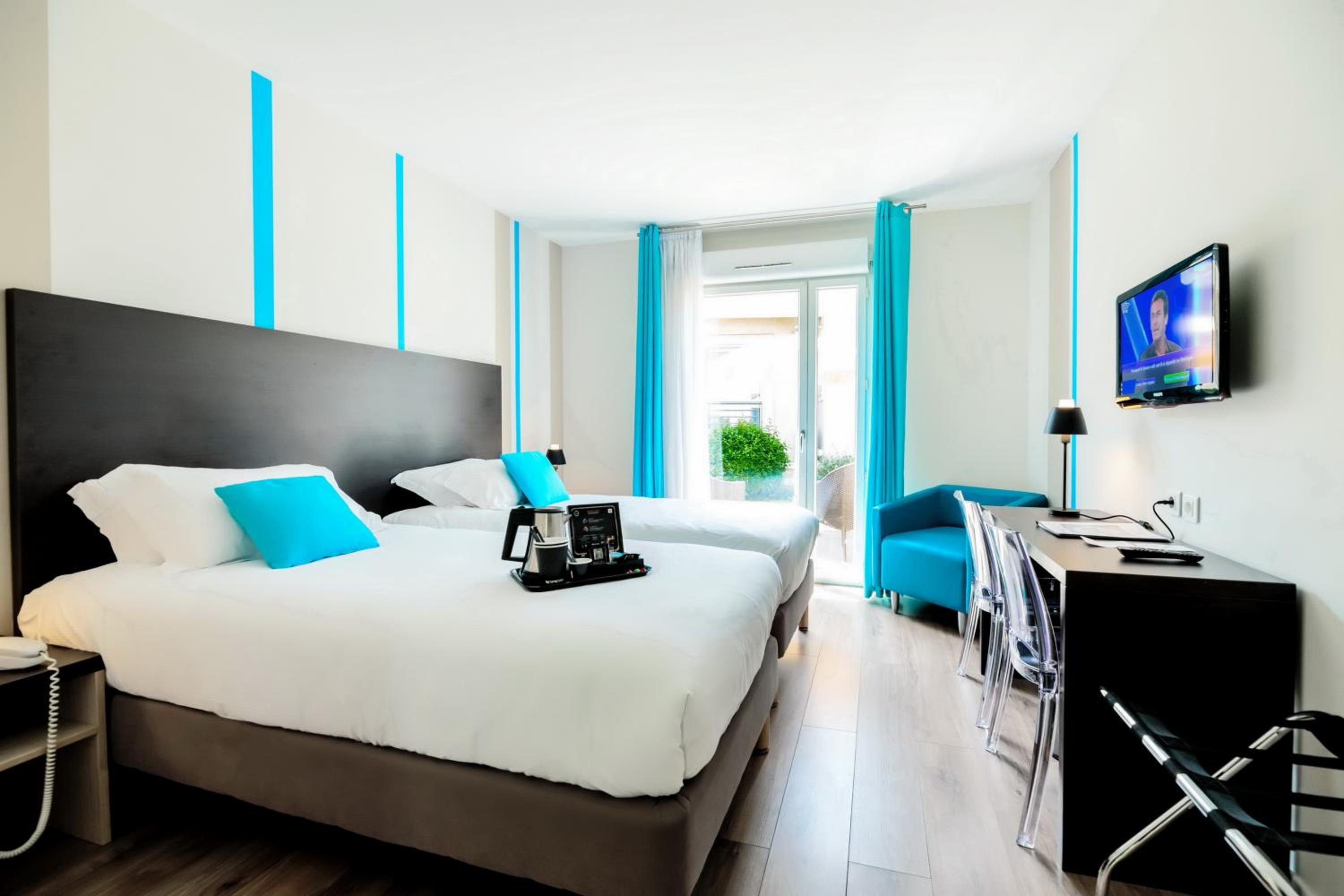 Double or Twin Room with Terrace