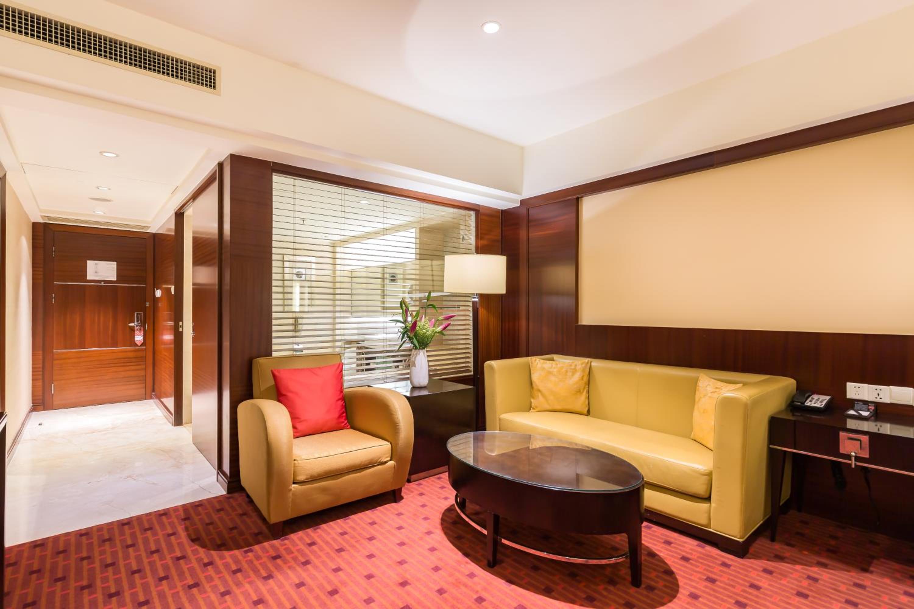 Family Room - Photo 4