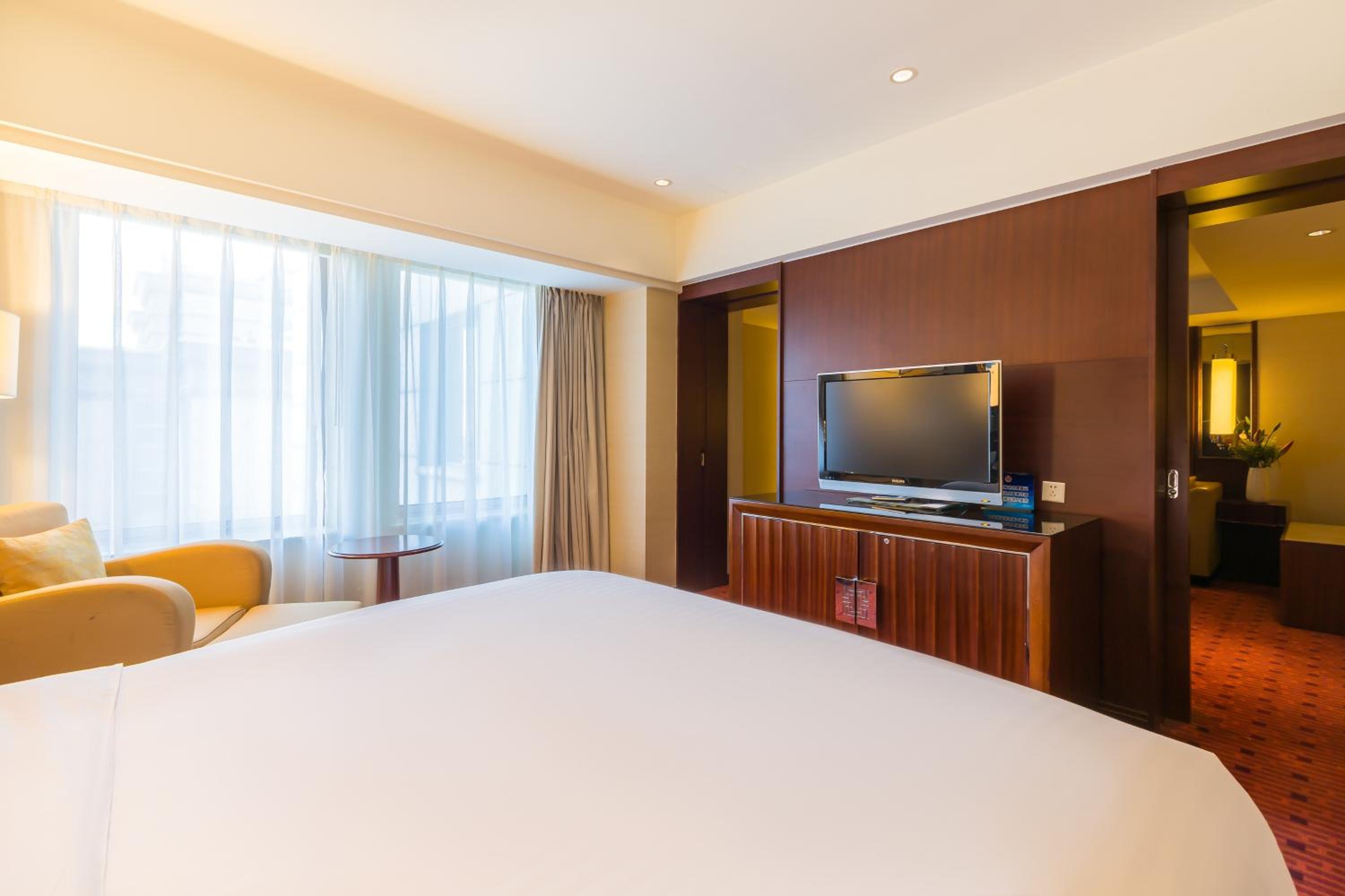 Deluxe Suite photo 3