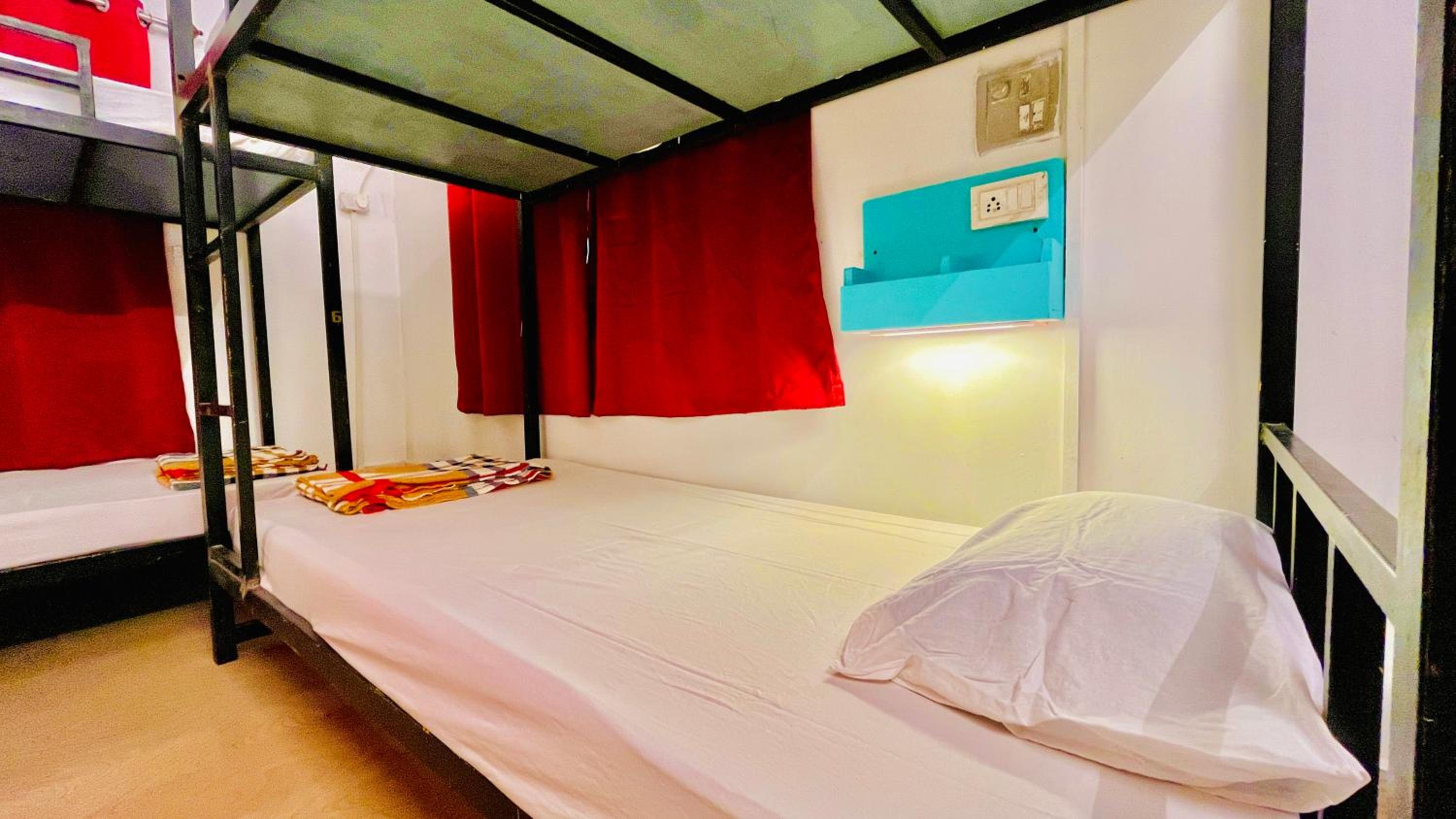 Bed in 4-Bed Mixed Dormitory Room photo 3