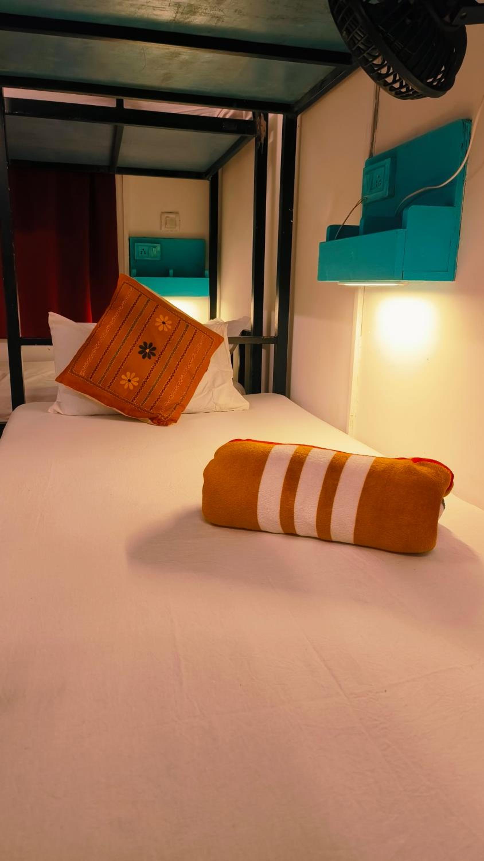 Bed in 10-Bed Mixed Dormitory Room photo 2