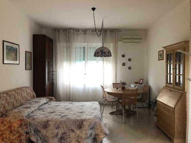 Family Room with Private Bathroom - Photo 26