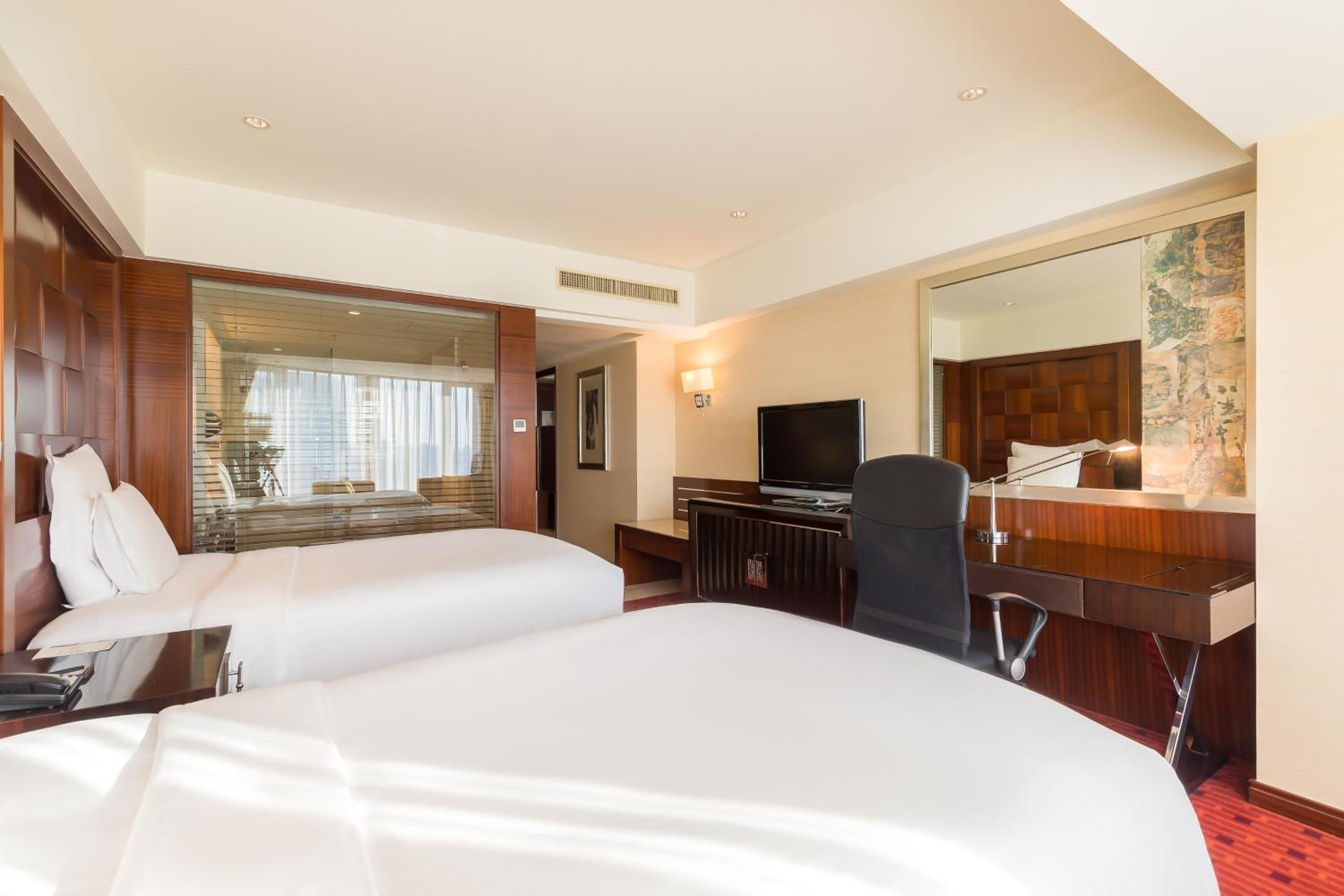 Deluxe Twin Room - Photo 3