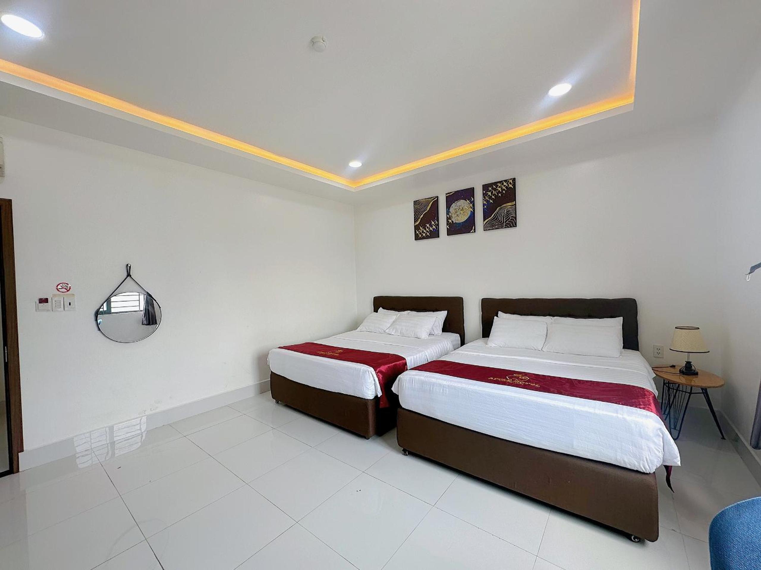 Family Room - Photo 5
