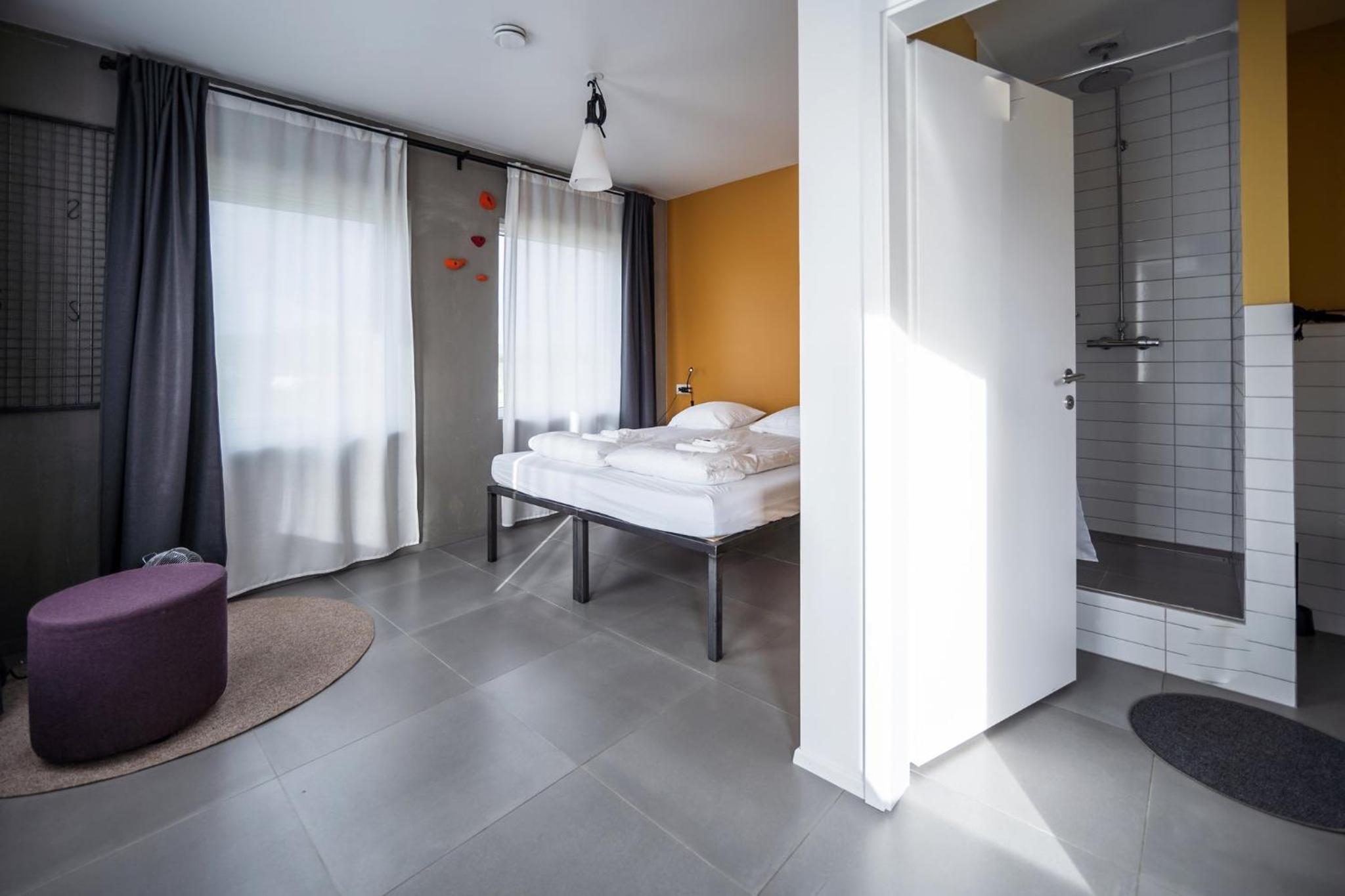 Double or Twin Room with Private Bathroom photo 3