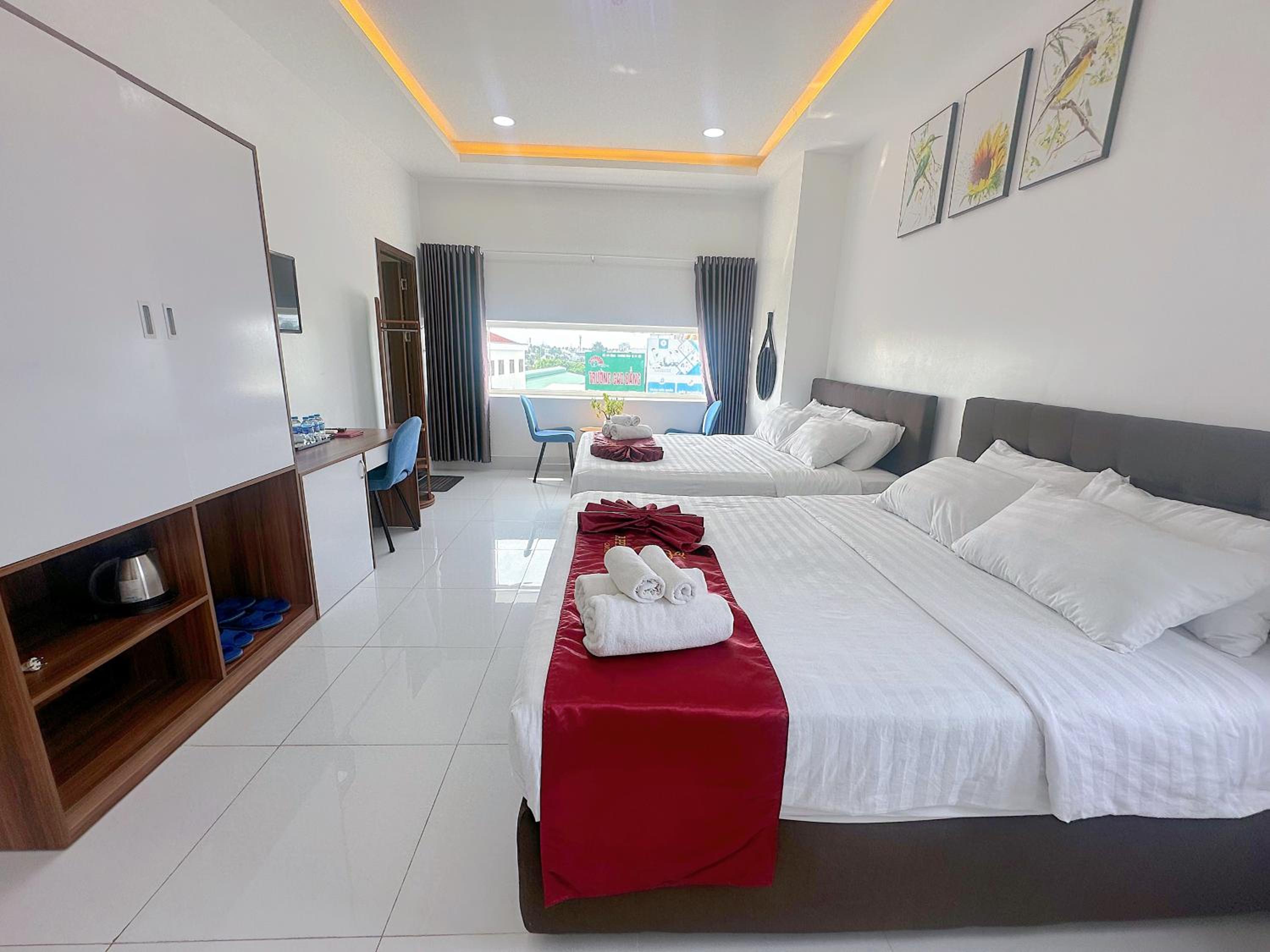Deluxe Family Room - Photo 3