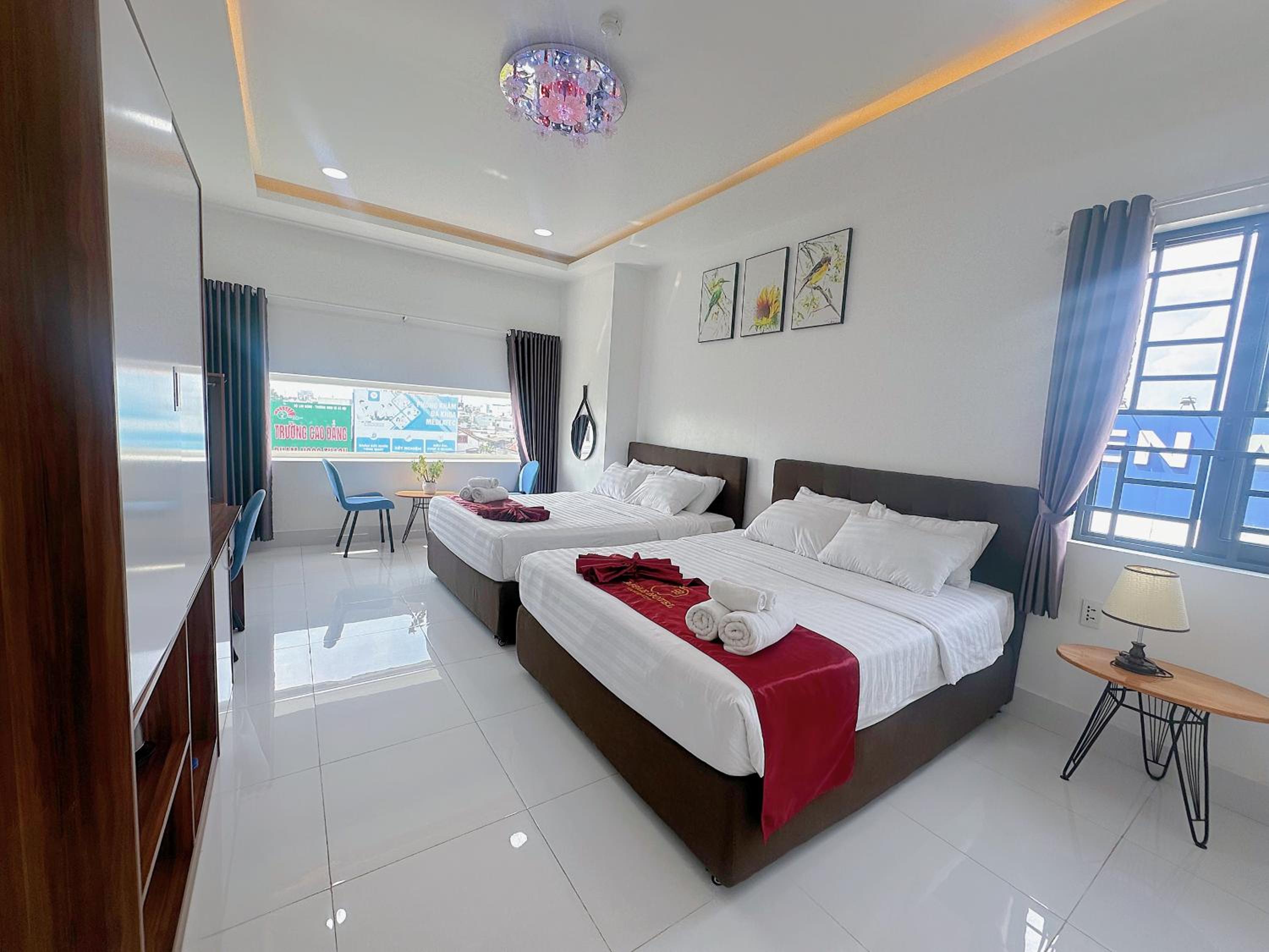 Deluxe Family Room - Photo 1