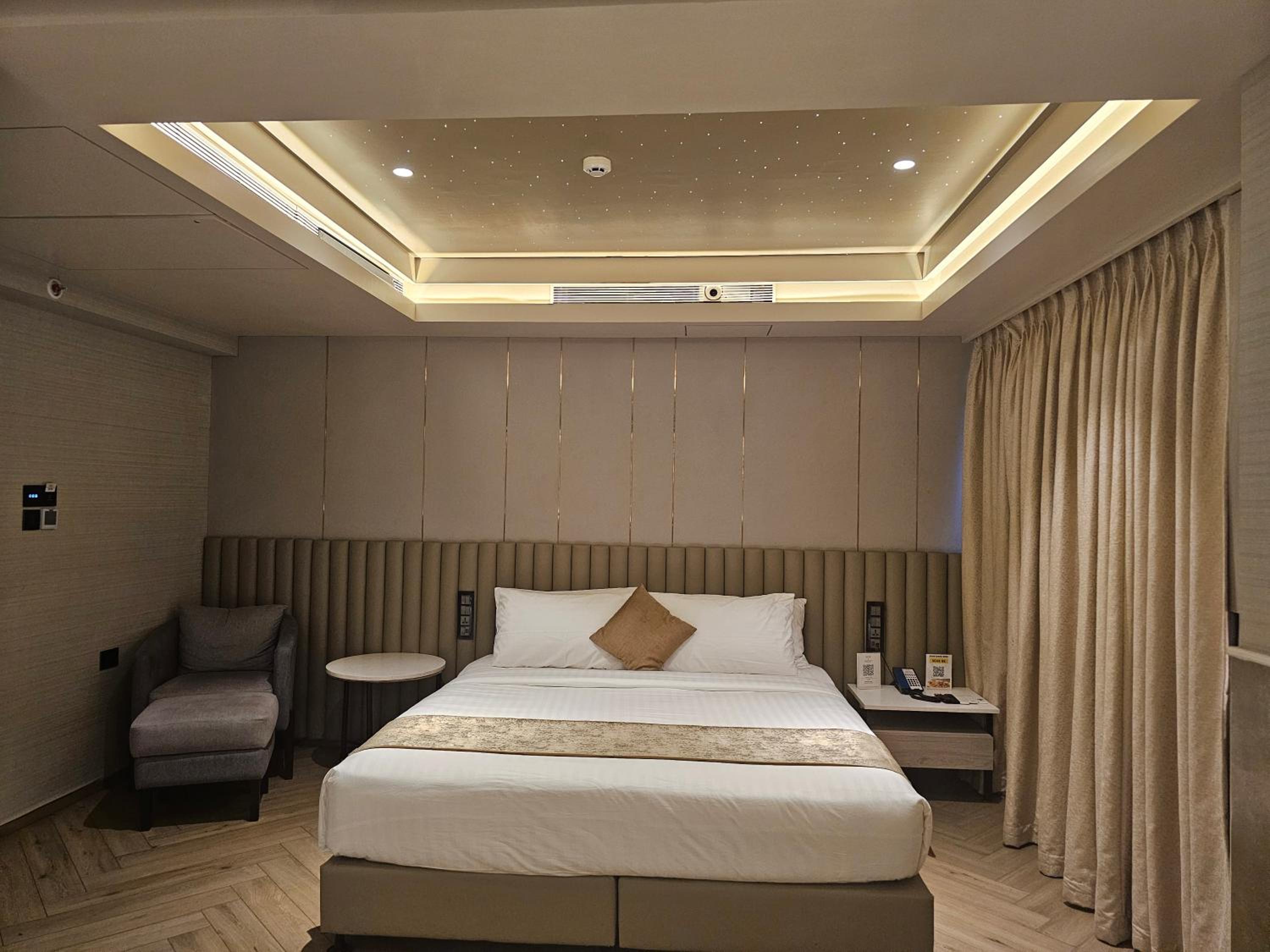 Premium Room with Grand Bathtub - Photo 1