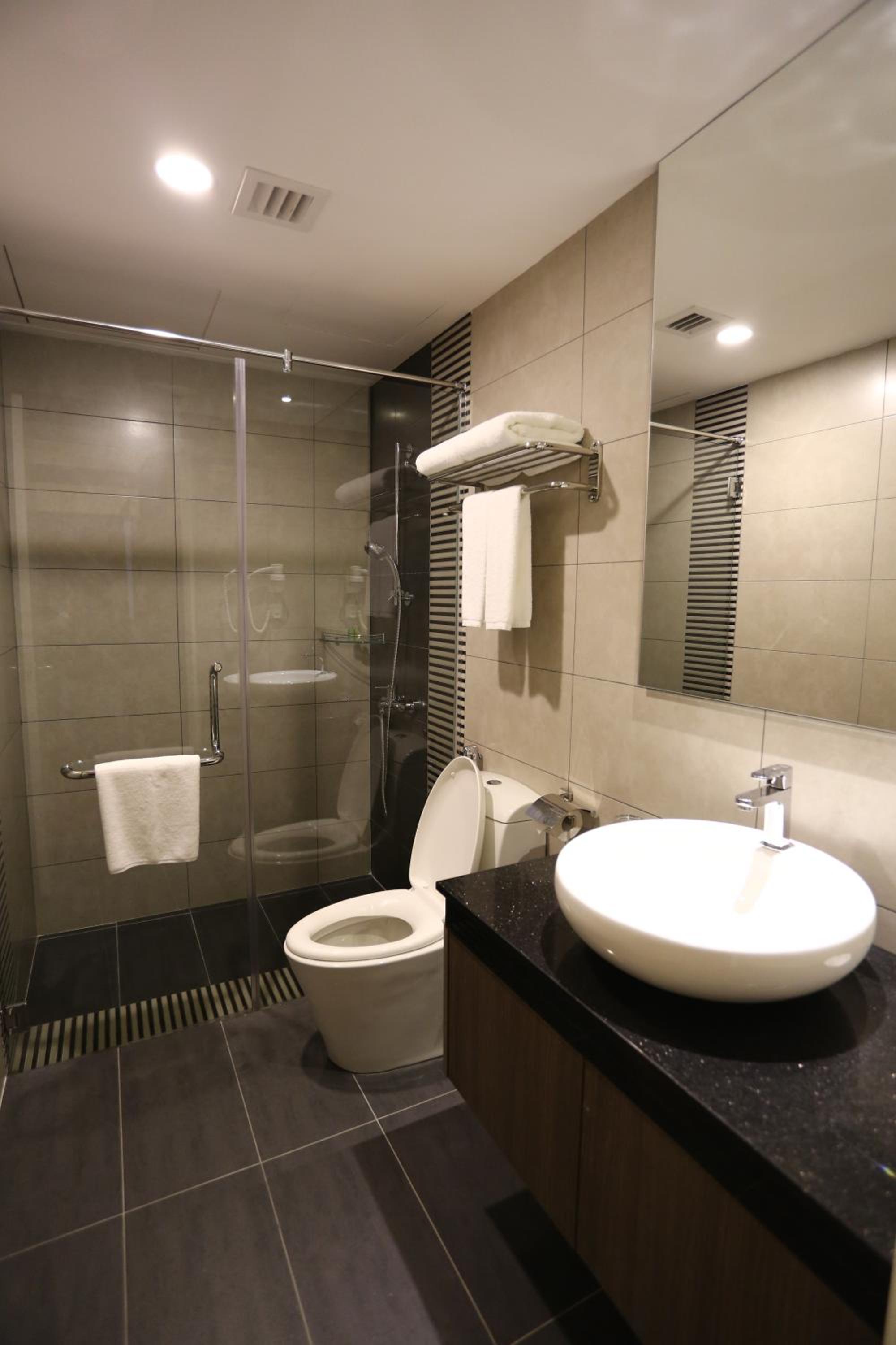 Deluxe King Room - Photo 28