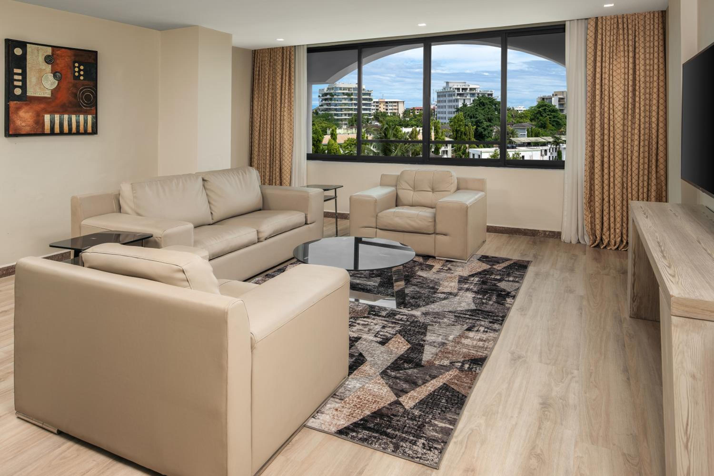 Premium King Suite with City View