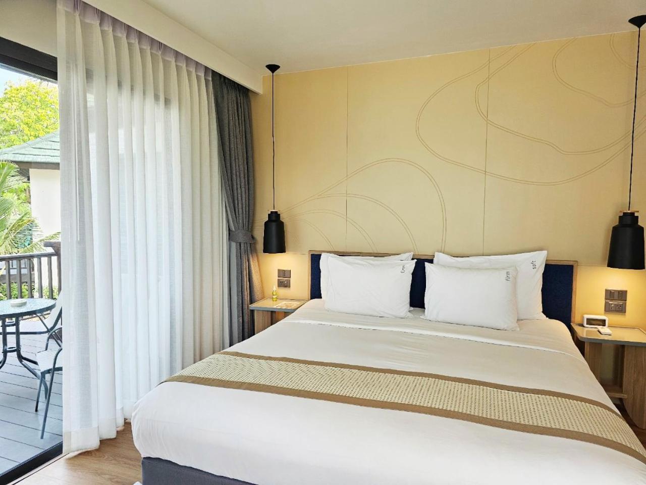 Beachfront Premier PLUS - Photo 3