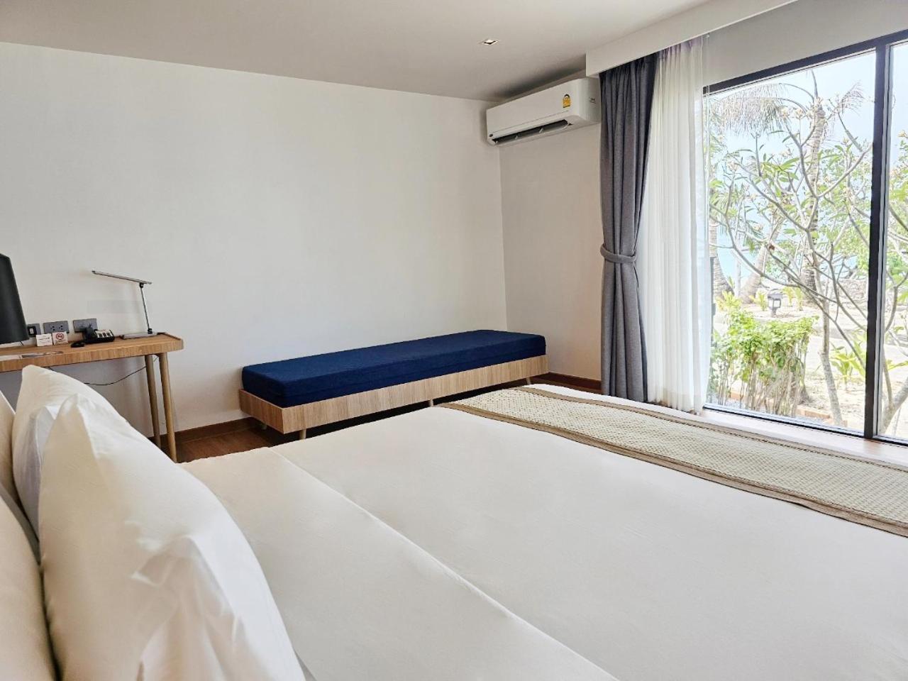 Beachfront Premier PLUS - Photo 2