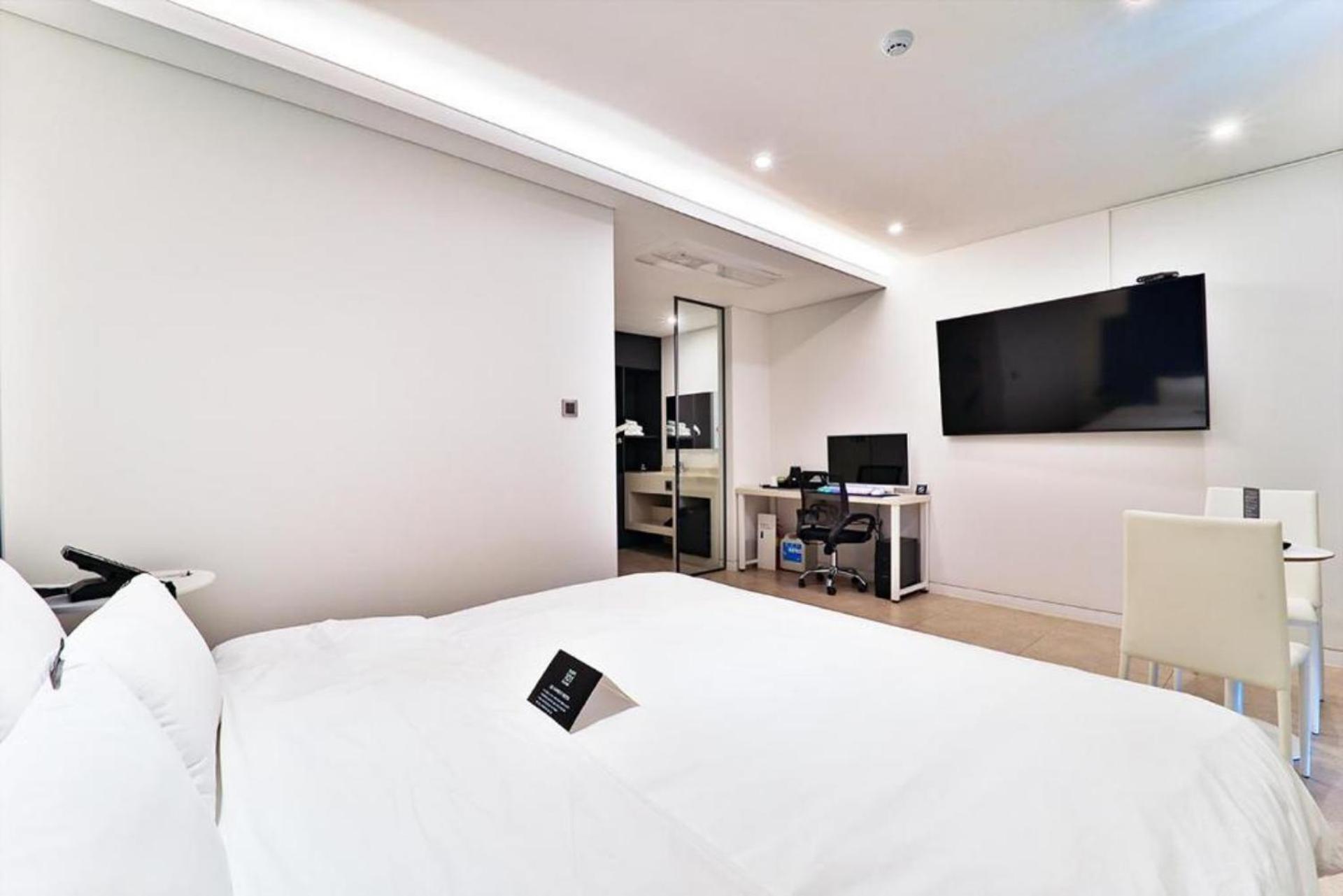 Premier Double Room - Photo 1
