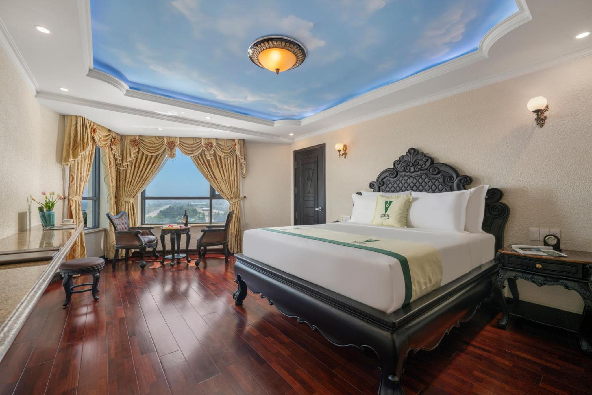 Premier Double Room with Ocean and Mountain View - Photo 1