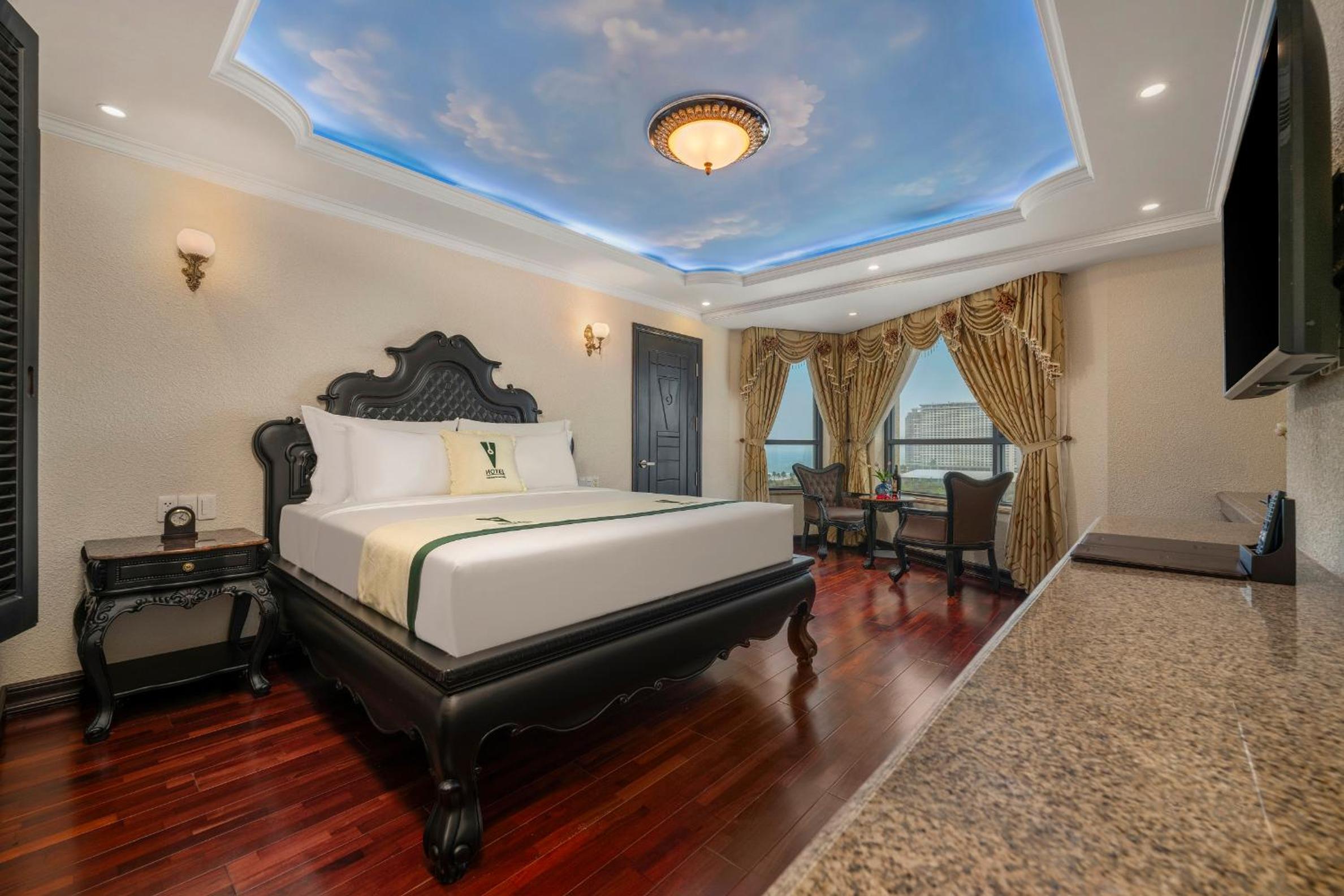 Premier Double Room with Ocean and Mountain View - Photo 3