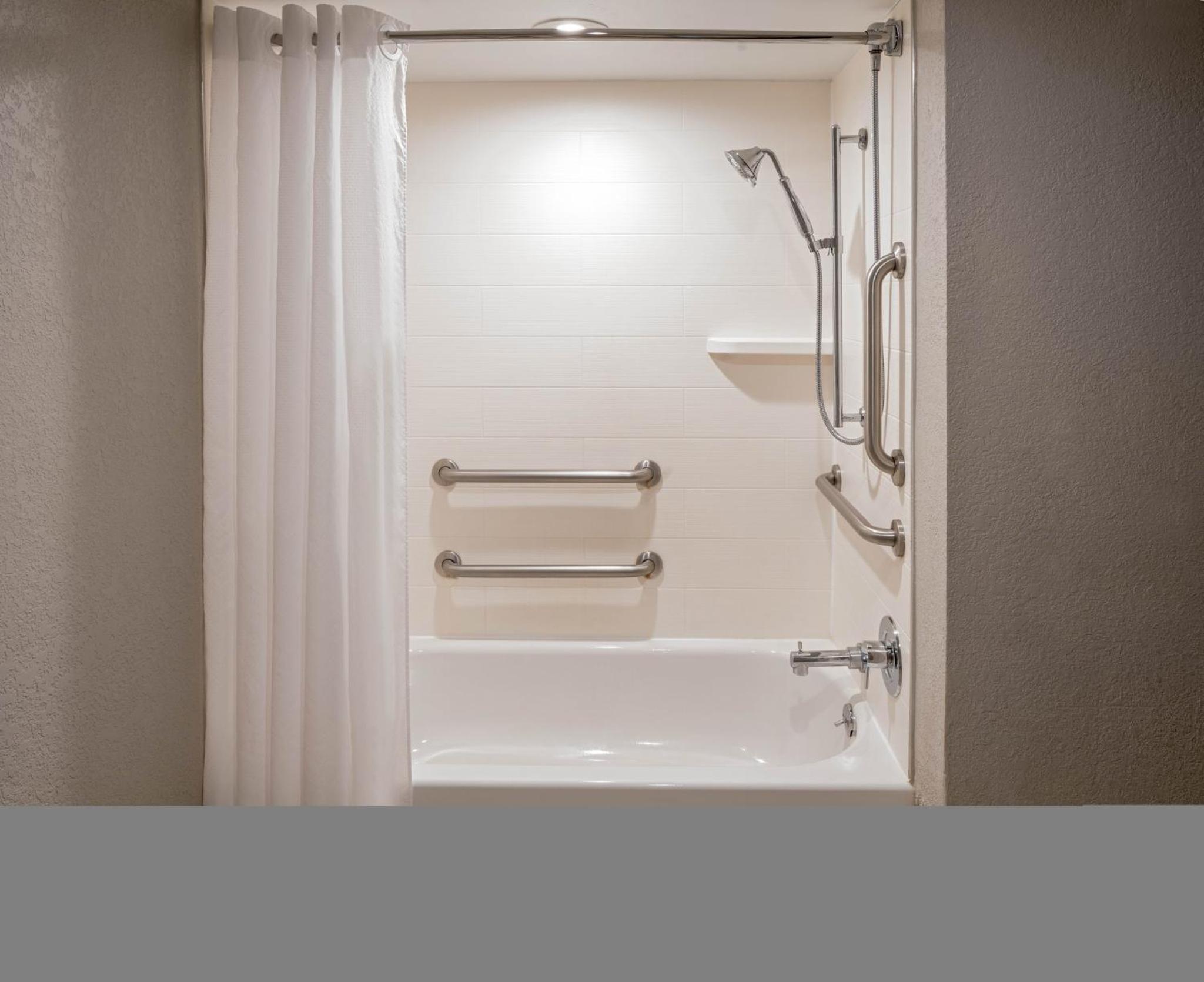 King Room - Mobility Access/Hearing Accessible - Photo 3