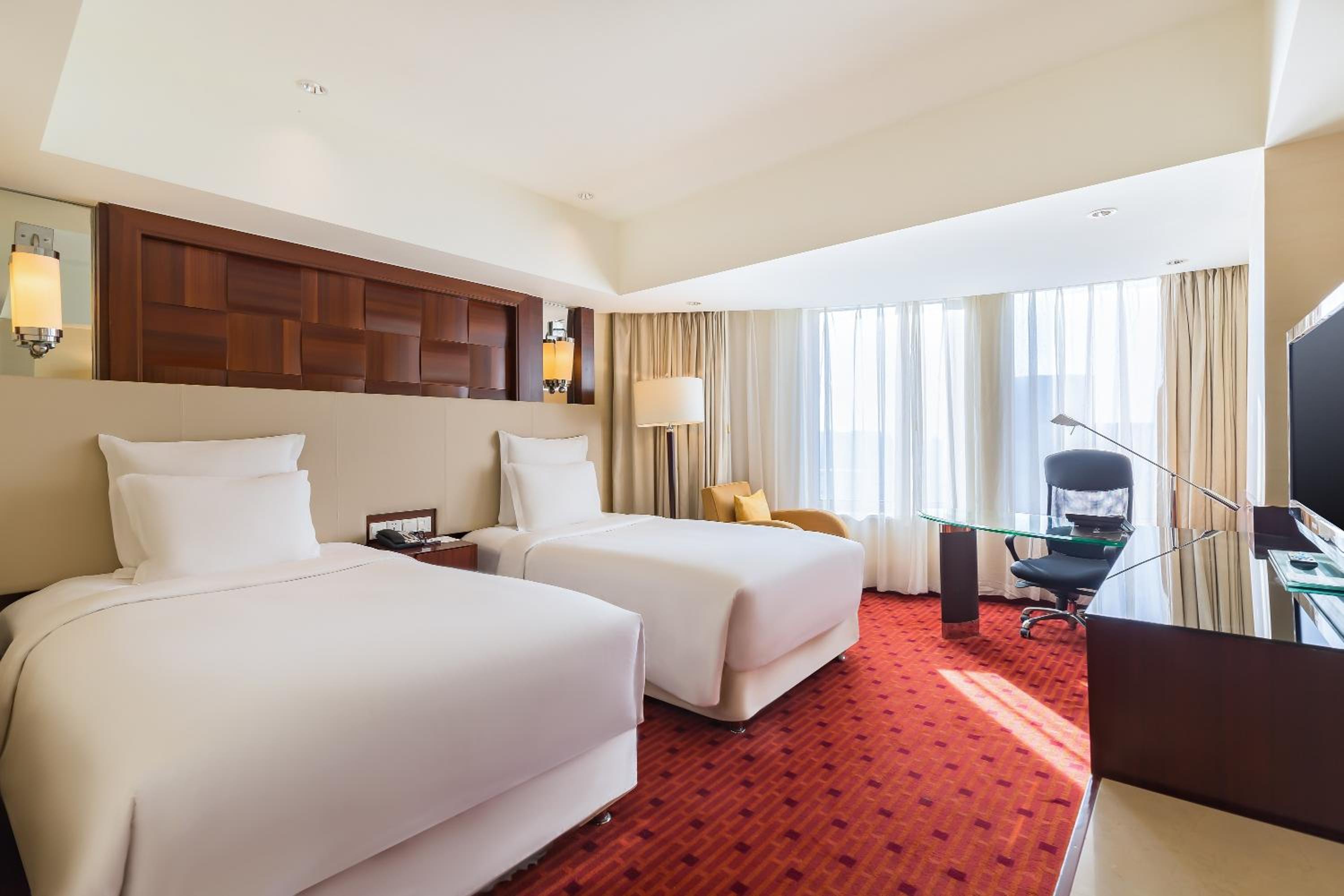 Limited Time Offer - Superior Twin Room - Photo 3
