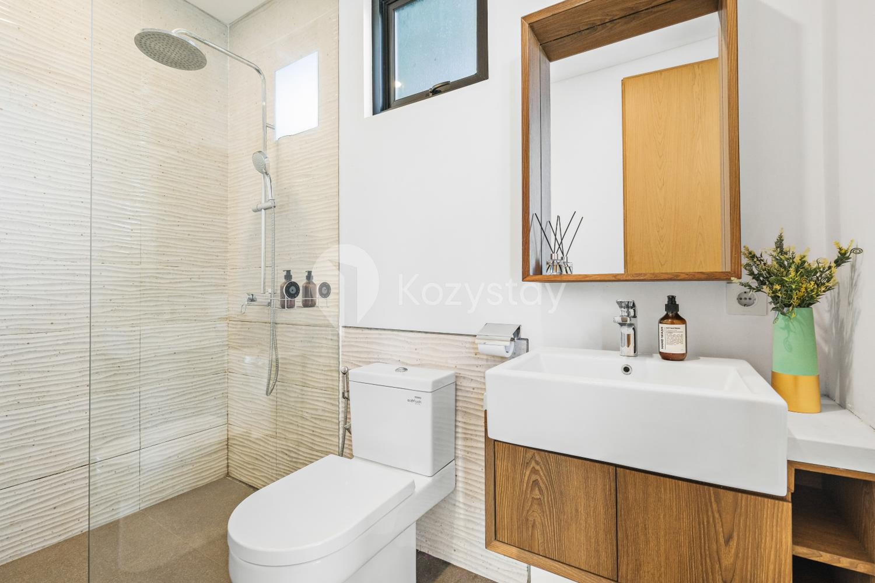Three-Bedroom Villa photo 3