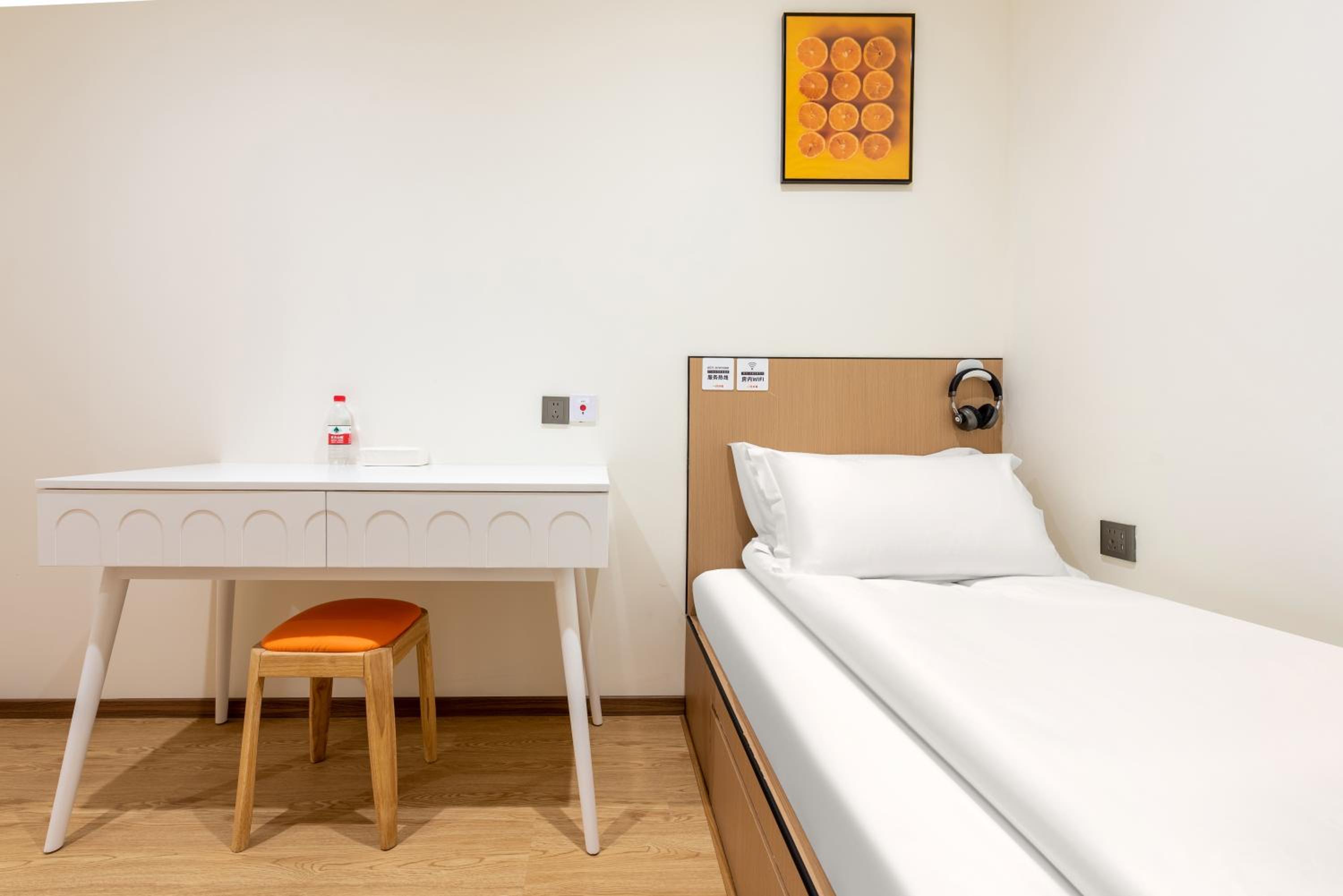 Cozy Standard Single Room - Shared bathroom No Window