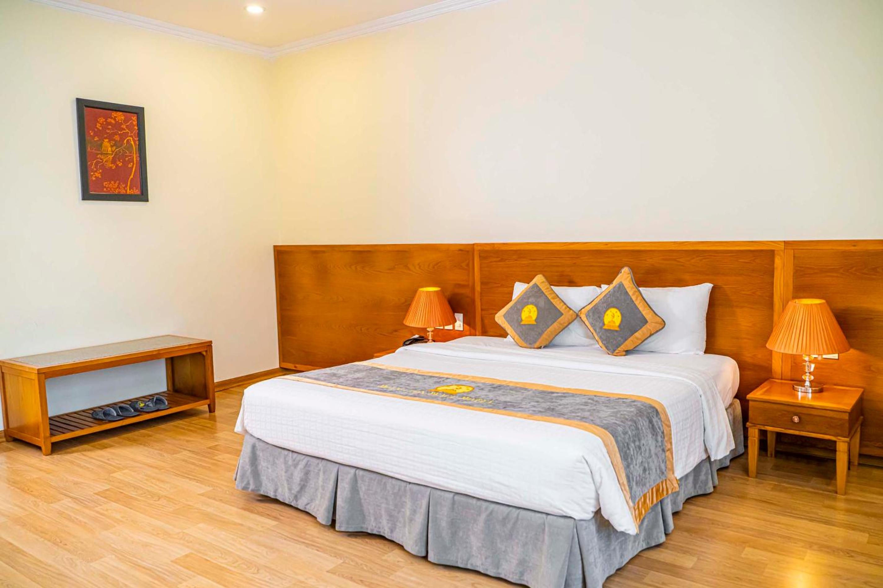 Deluxe Double Room - Photo 11