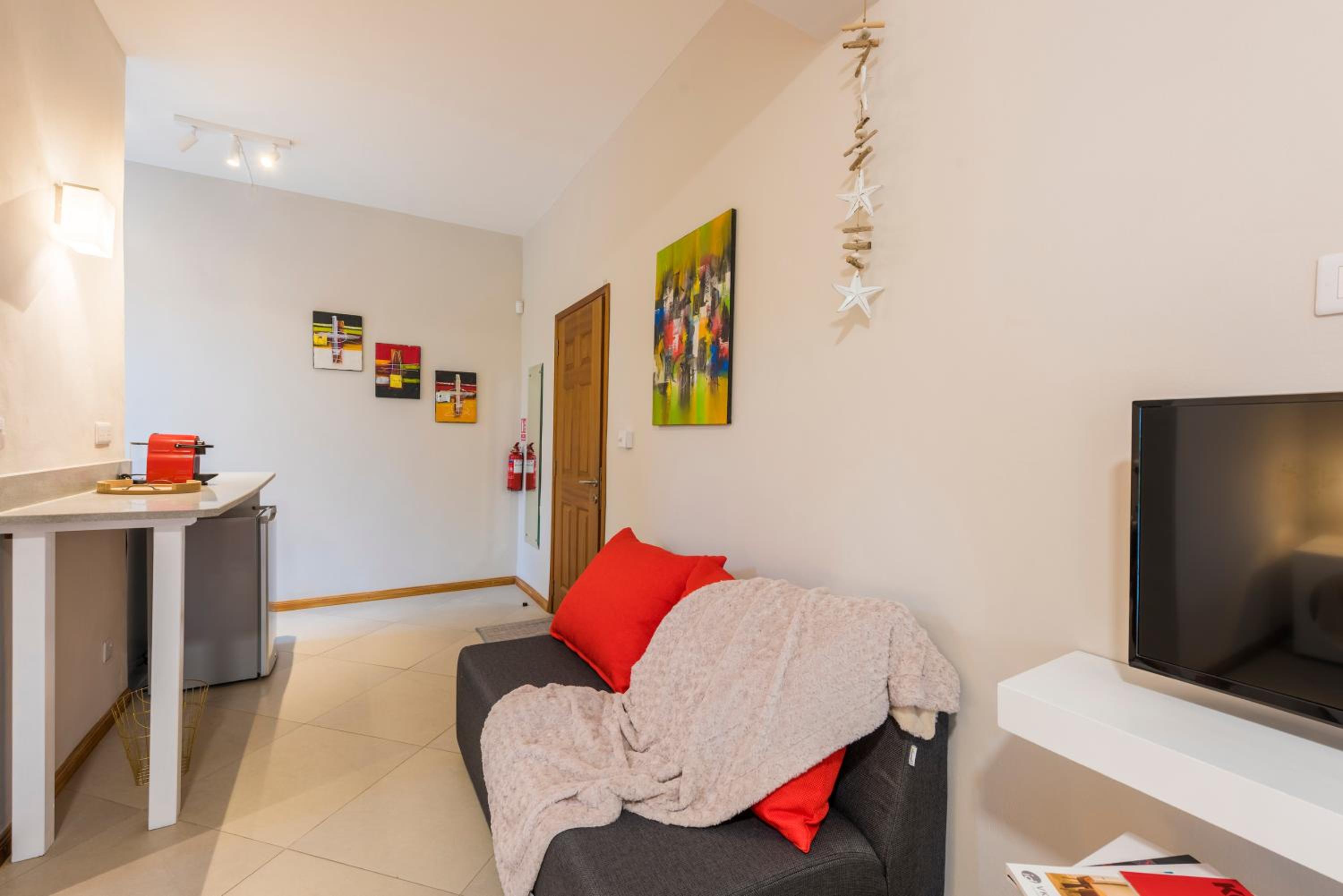 Studio Apartment photo 1