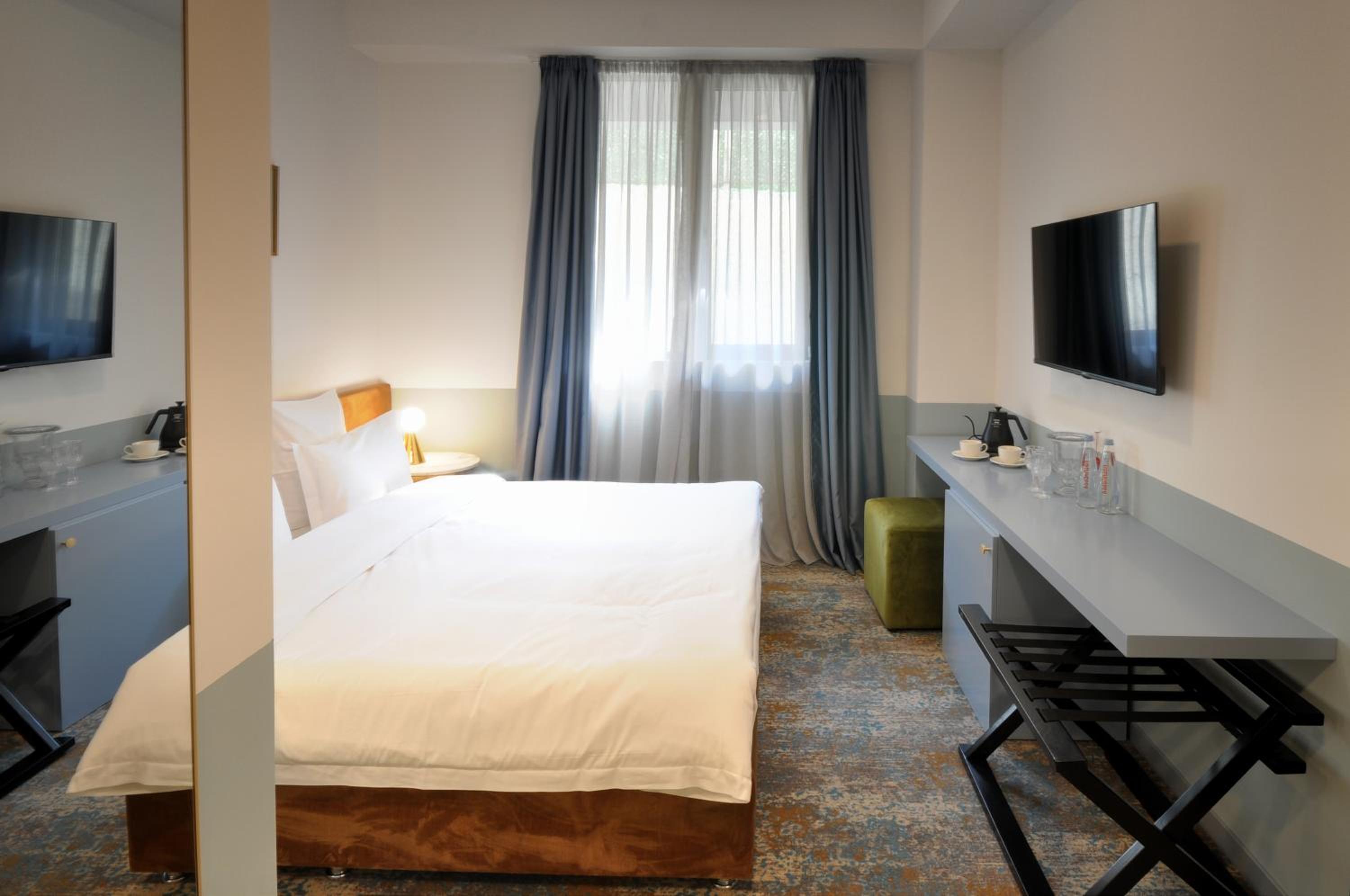 Standard Double Room - Photo 5