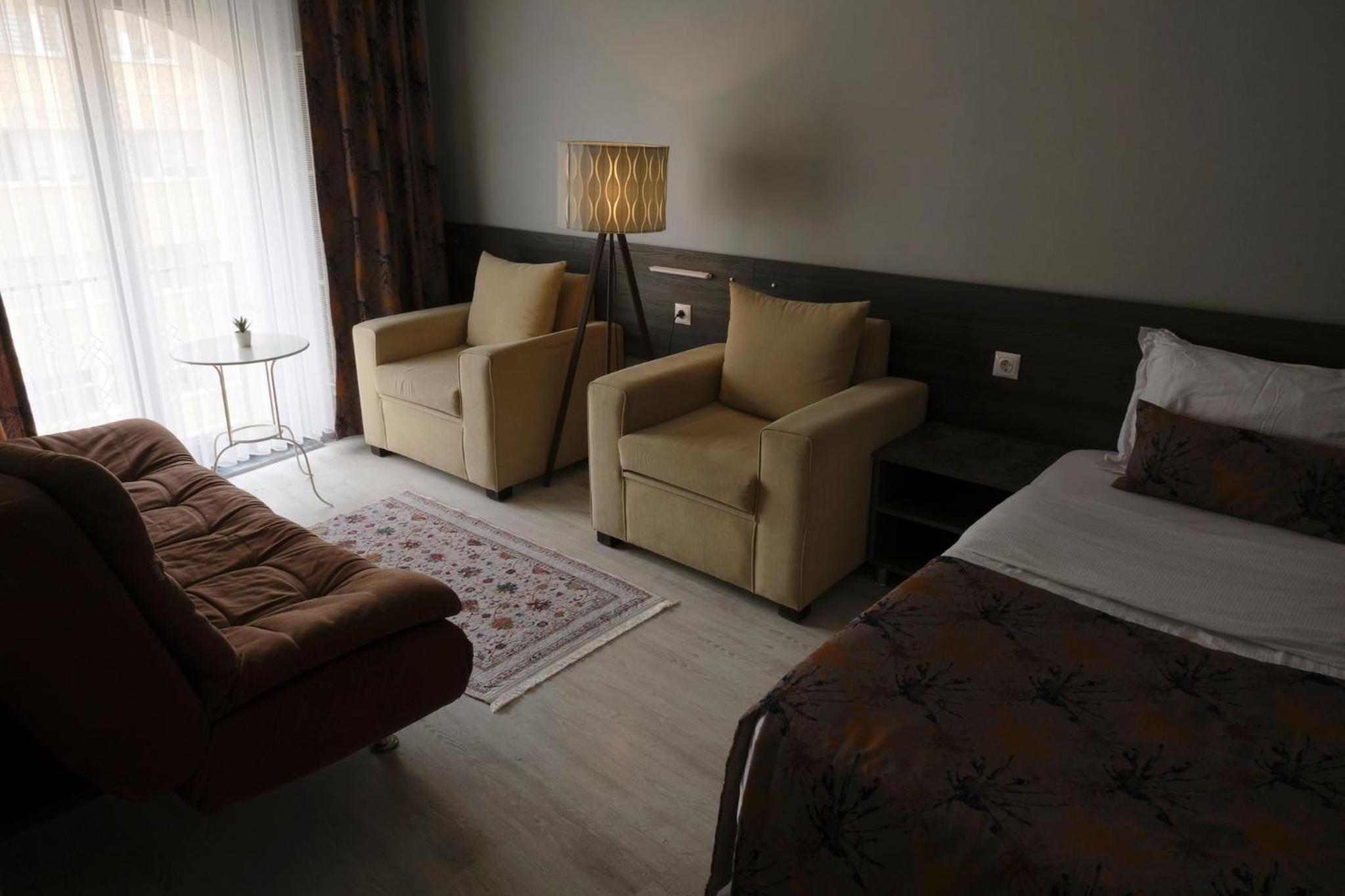 Family Room - Photo 9