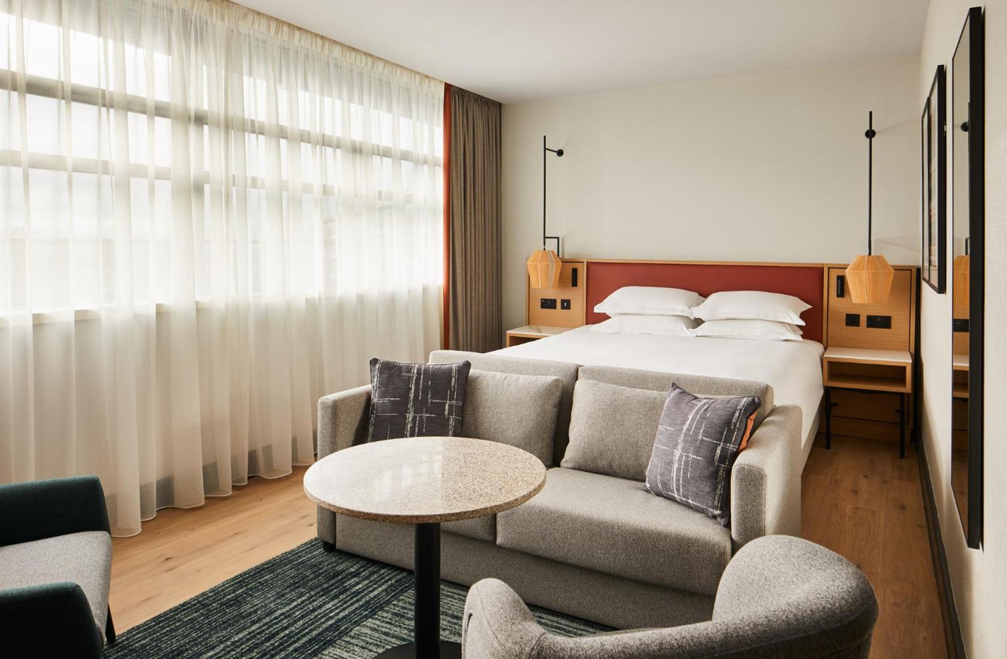 Executive King Room with MClub Lounge Access - Photo 1