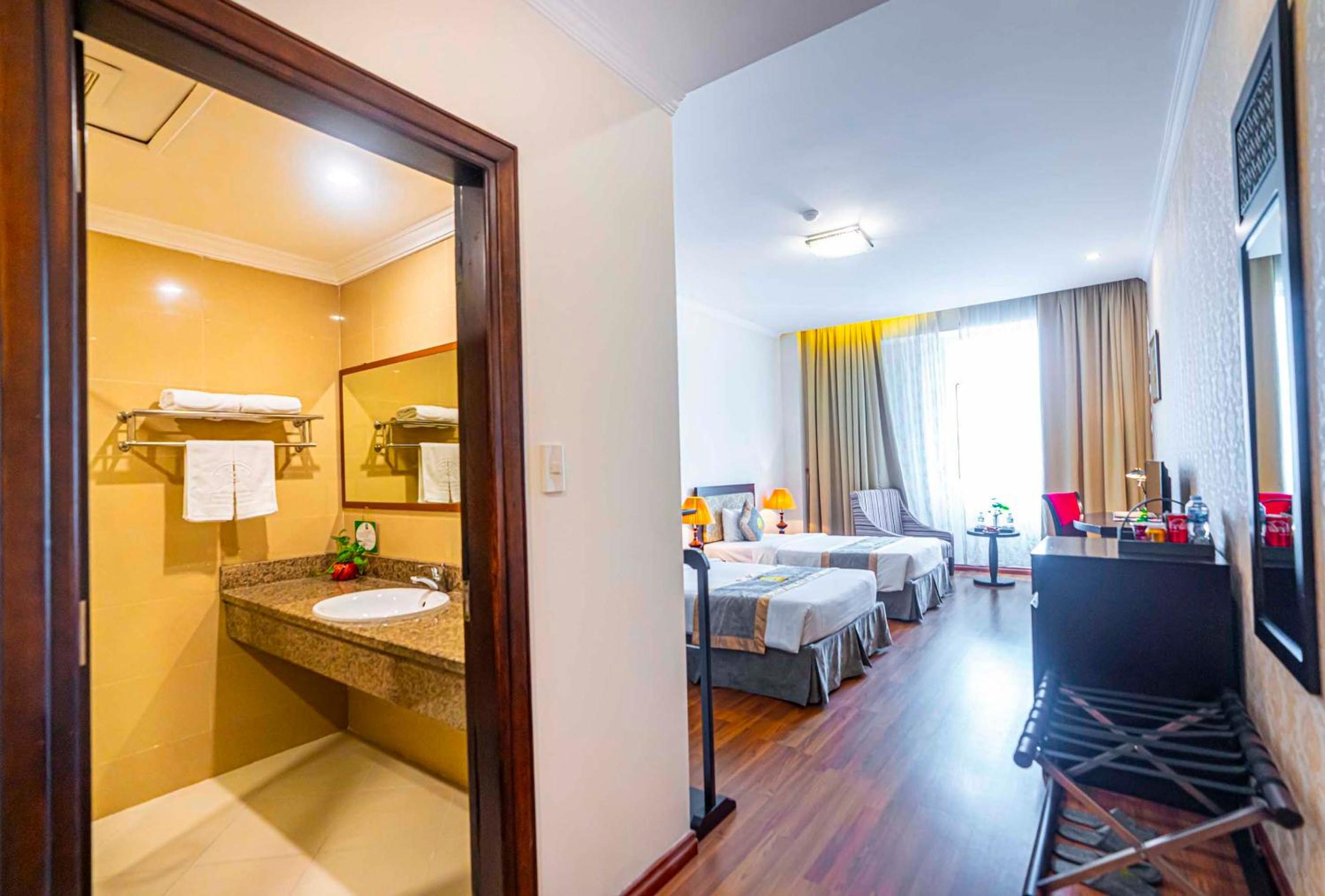 Superior Double or Twin Room - Photo 13