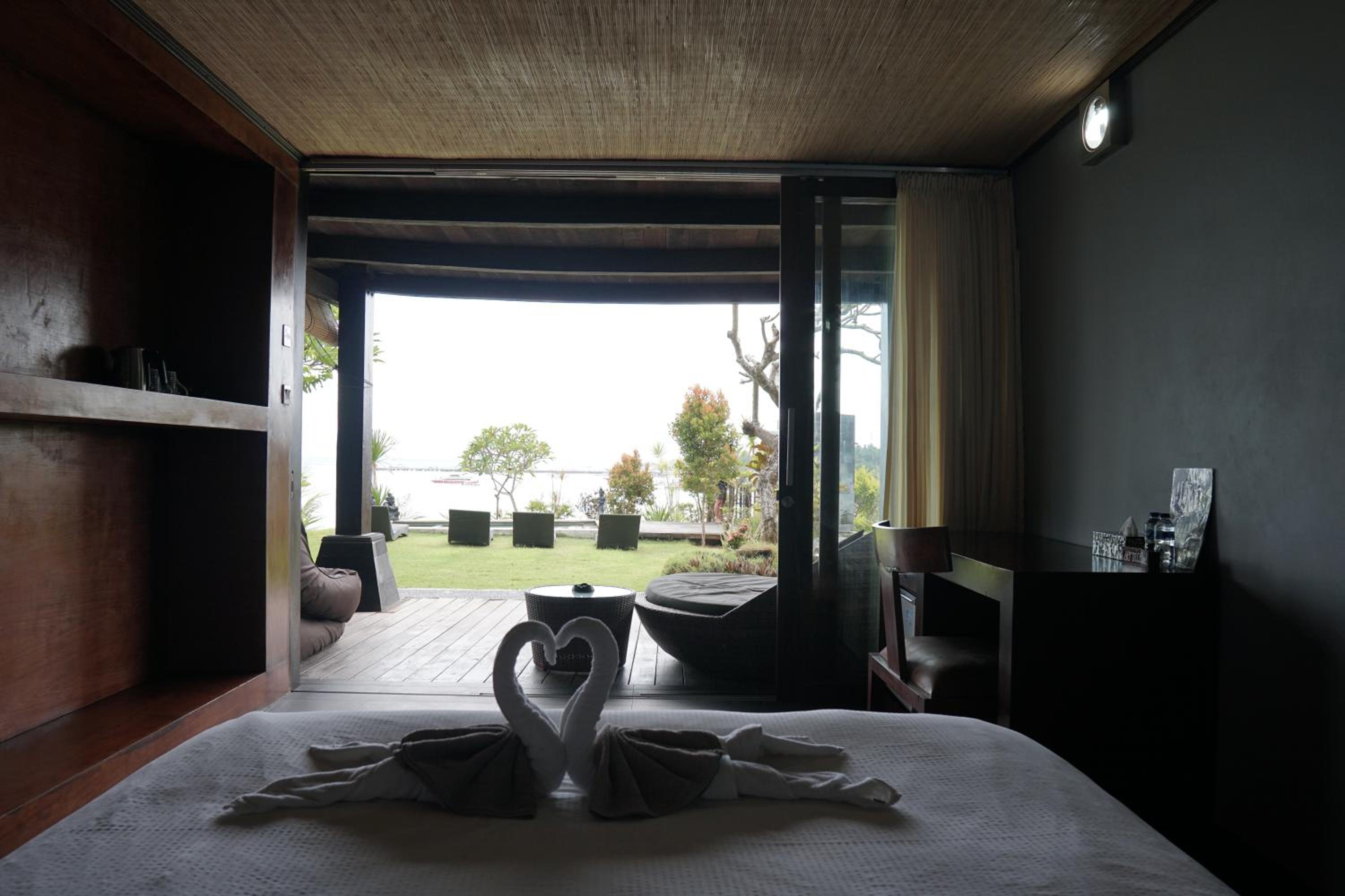 King Room with Sea View - Photo 14