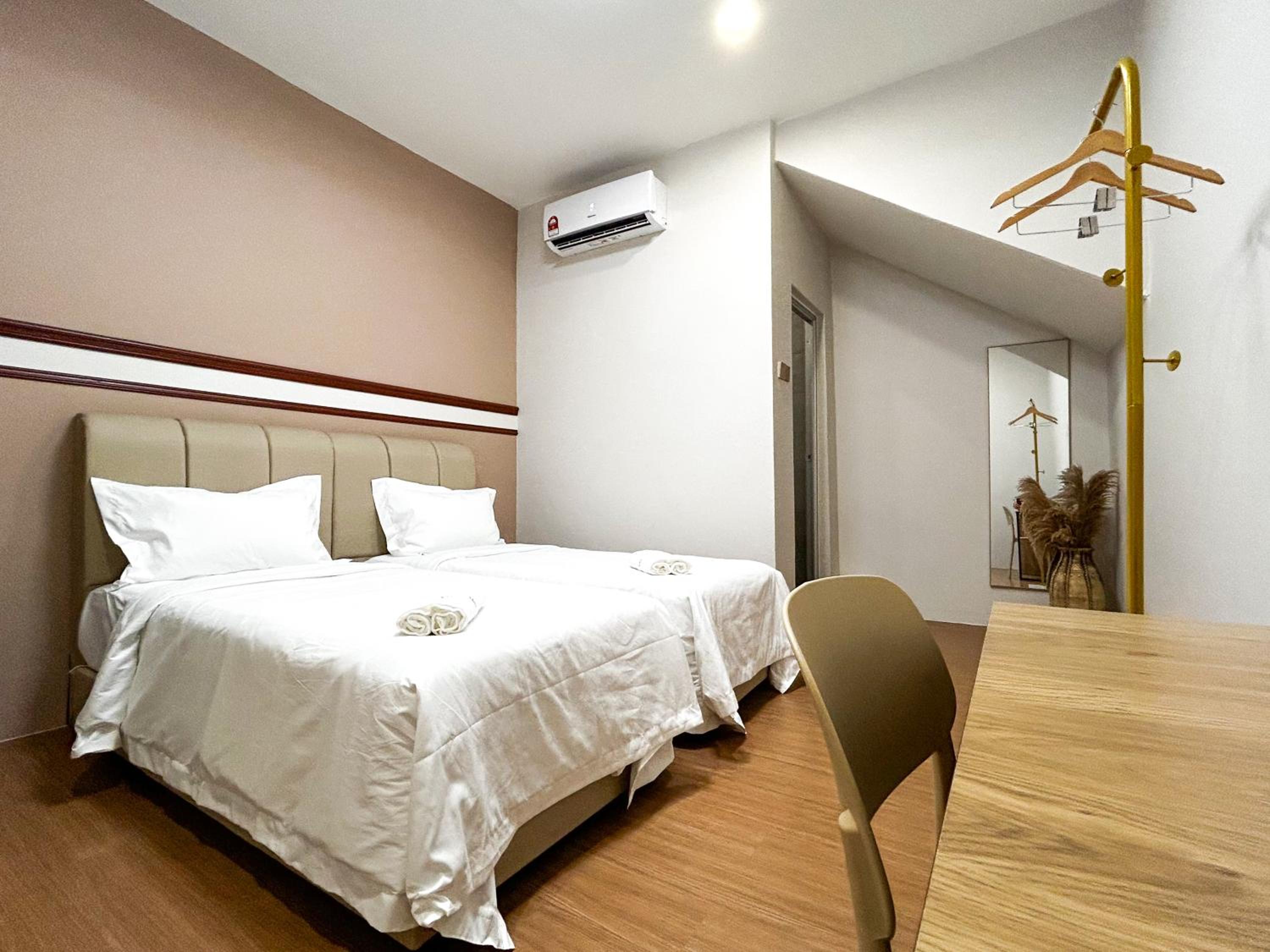 Twin Room without Window - Photo 2