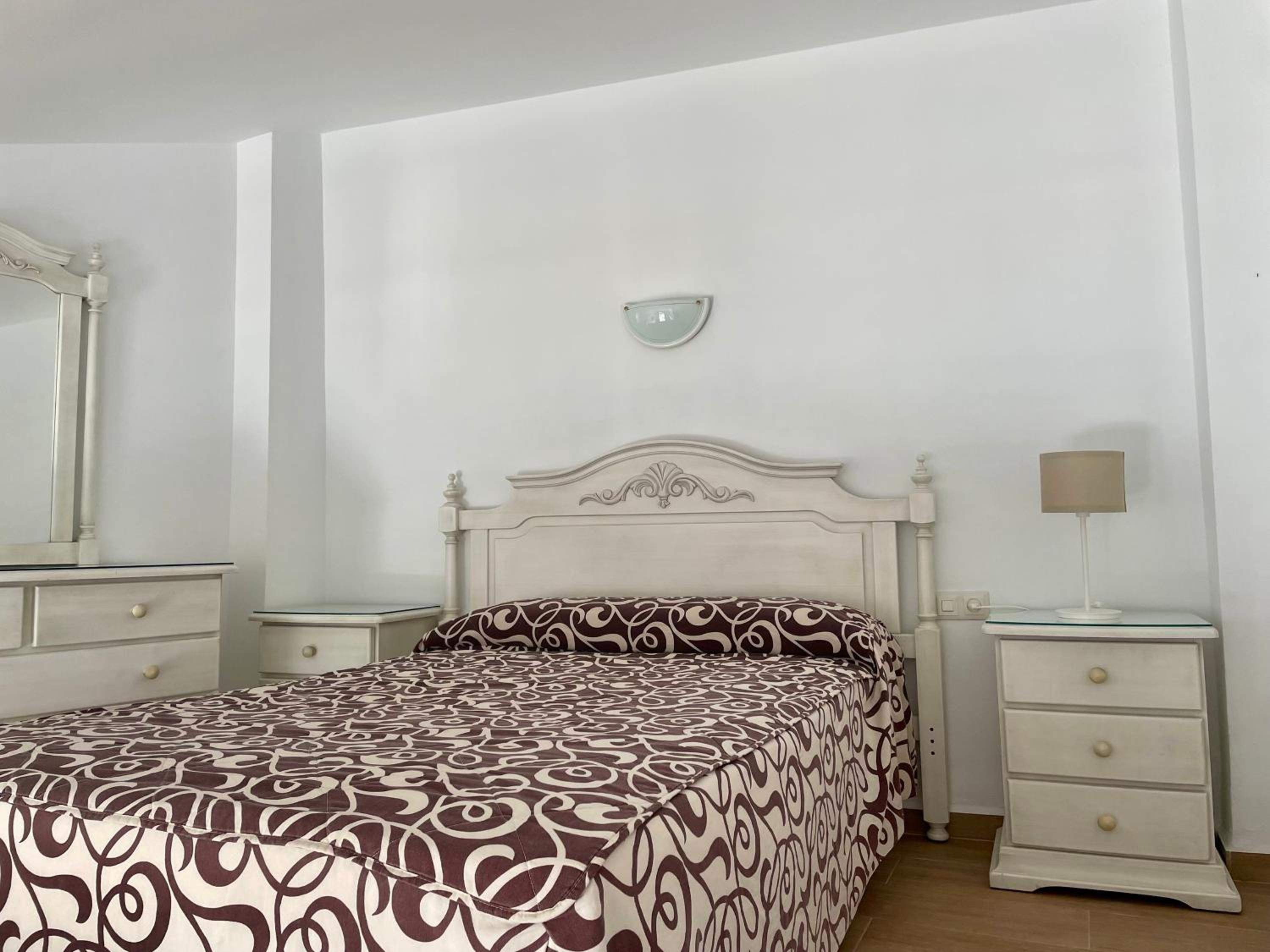 One-Bedroom Apartment - Photo 1
