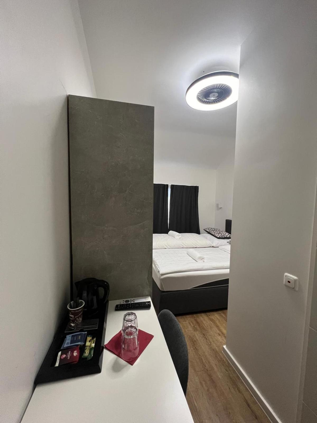 Single Room photo 2