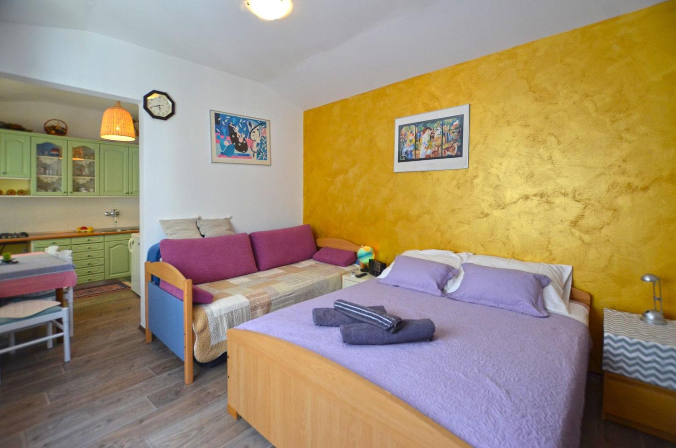 Studio Apartment