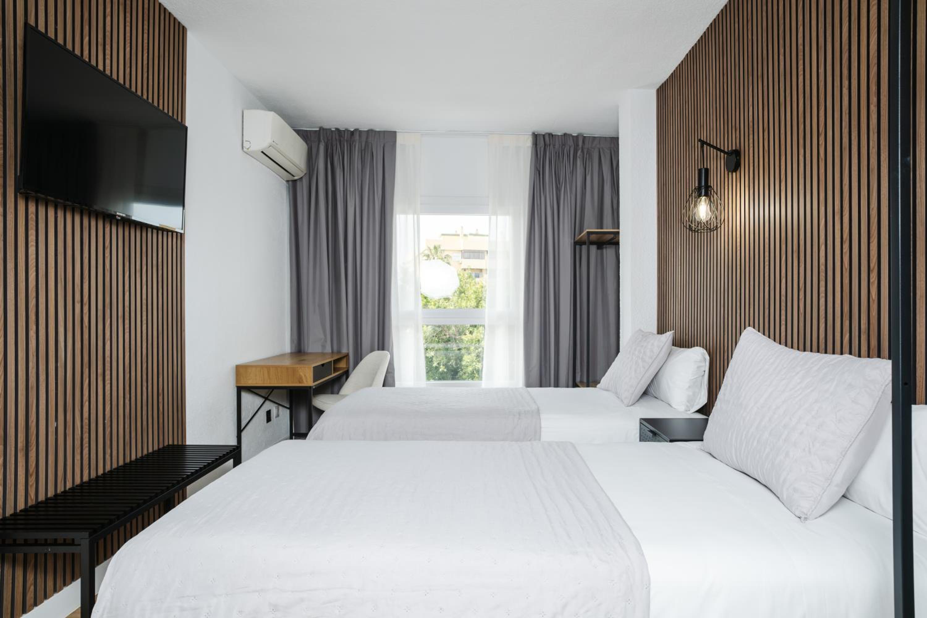 Superior Twin Room - Photo 6