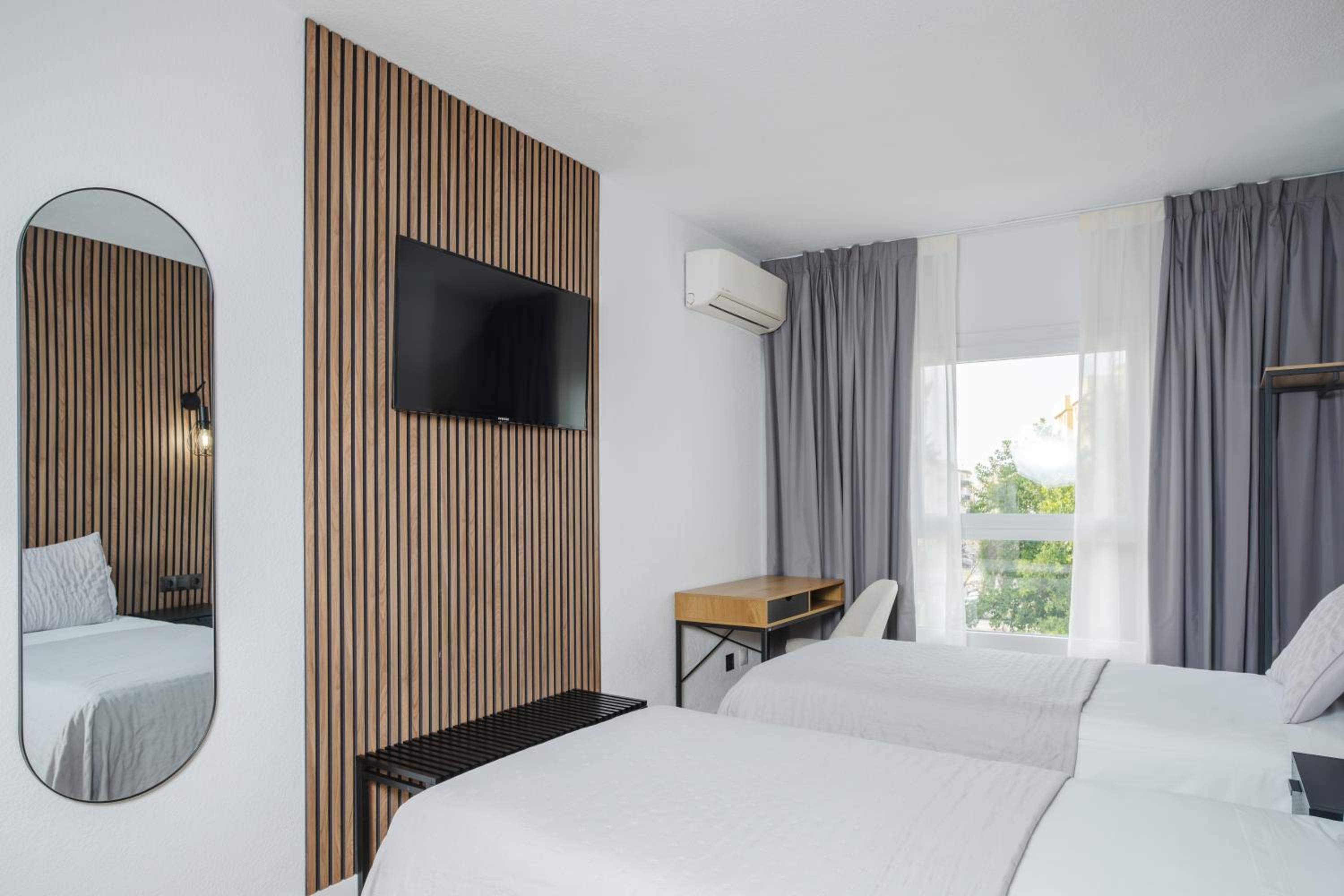 Superior Twin Room - Photo 2