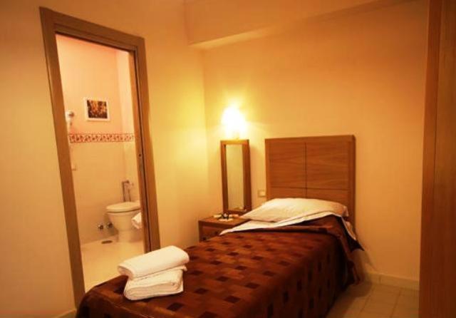 Single Room photo 3