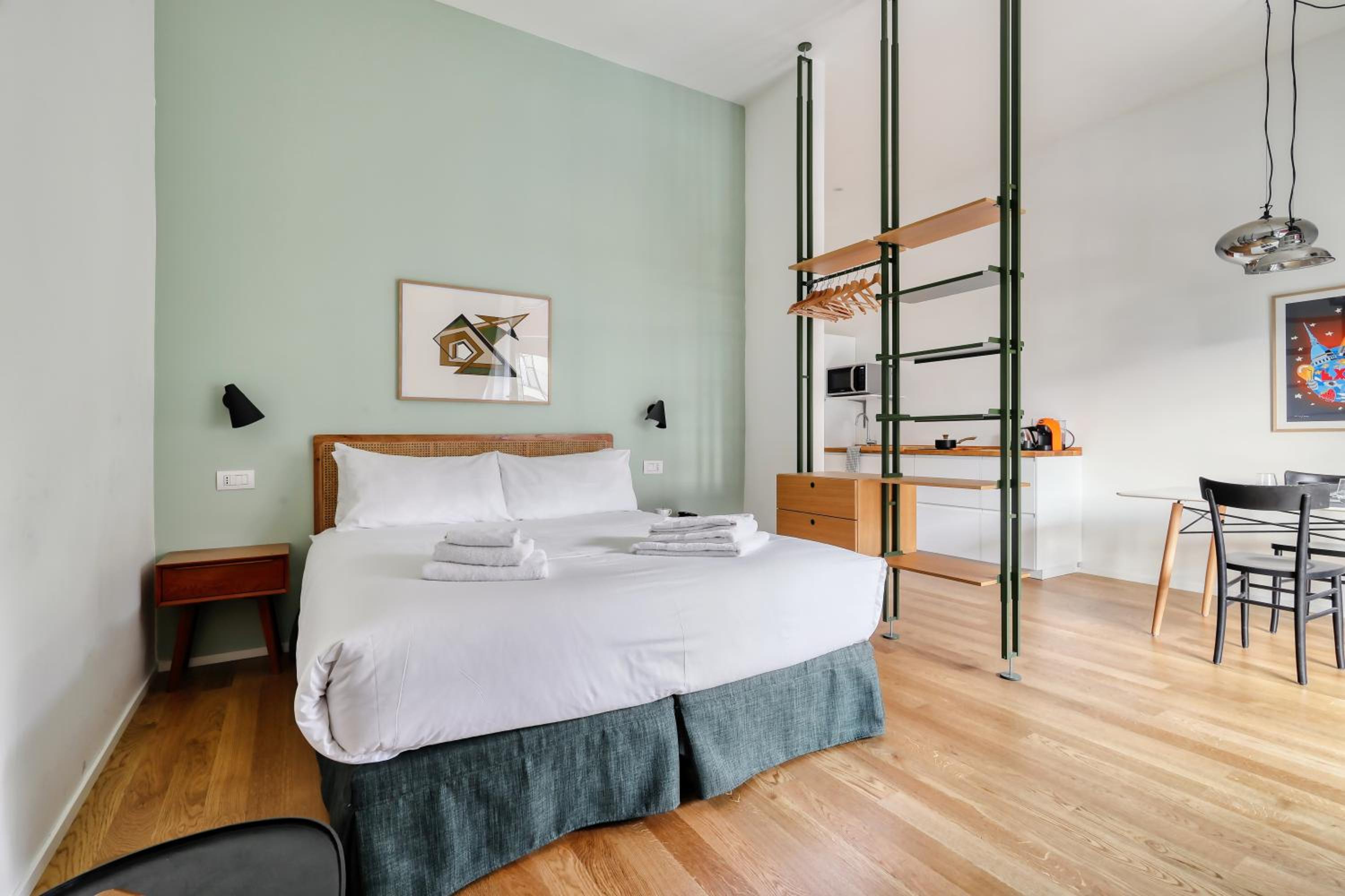 One-Bedroom Apartment