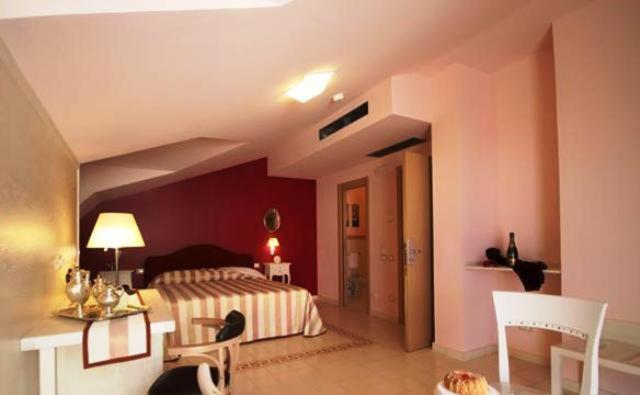 Suite - Photo 1