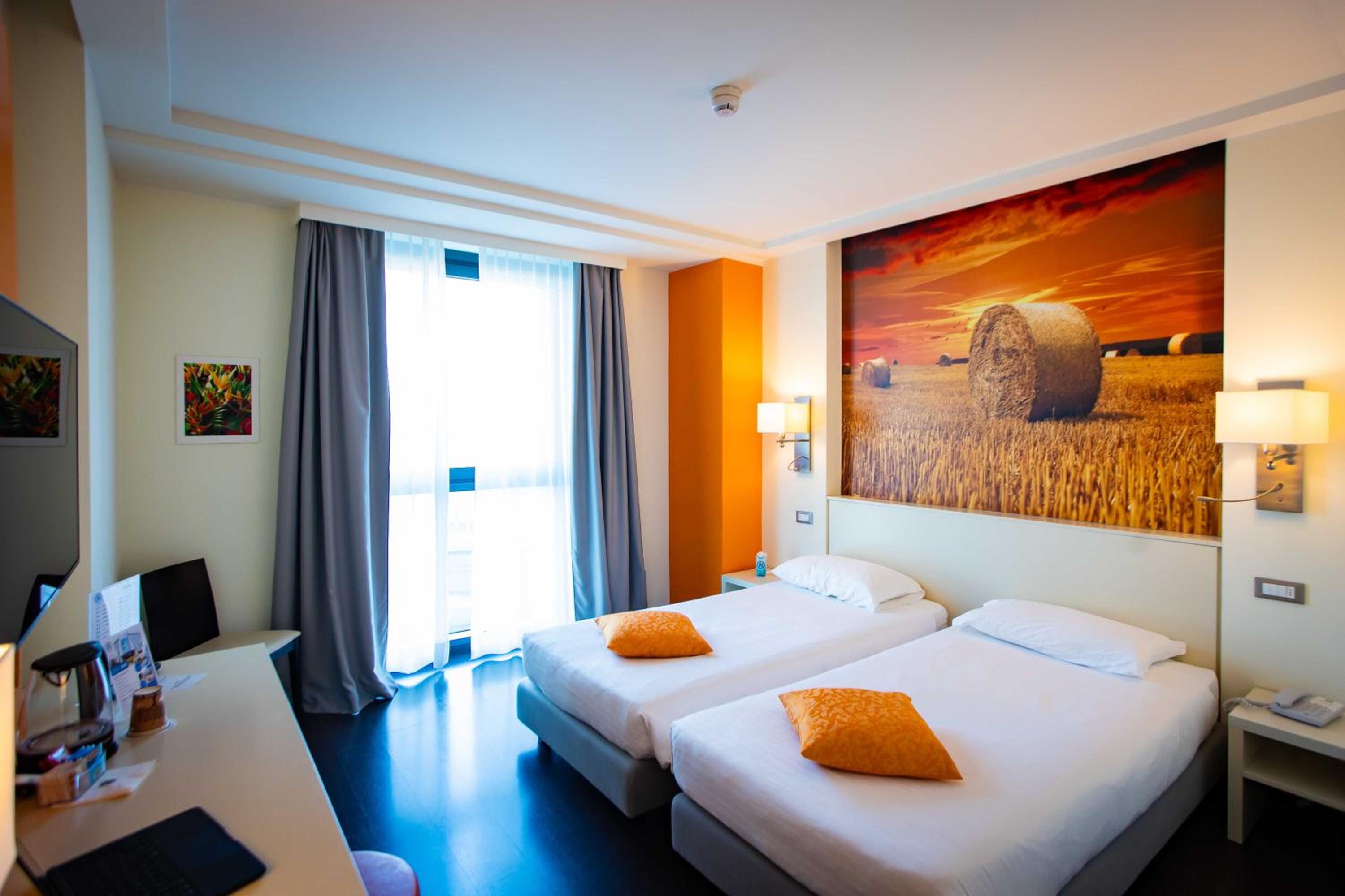Standard Twin Room photo 1