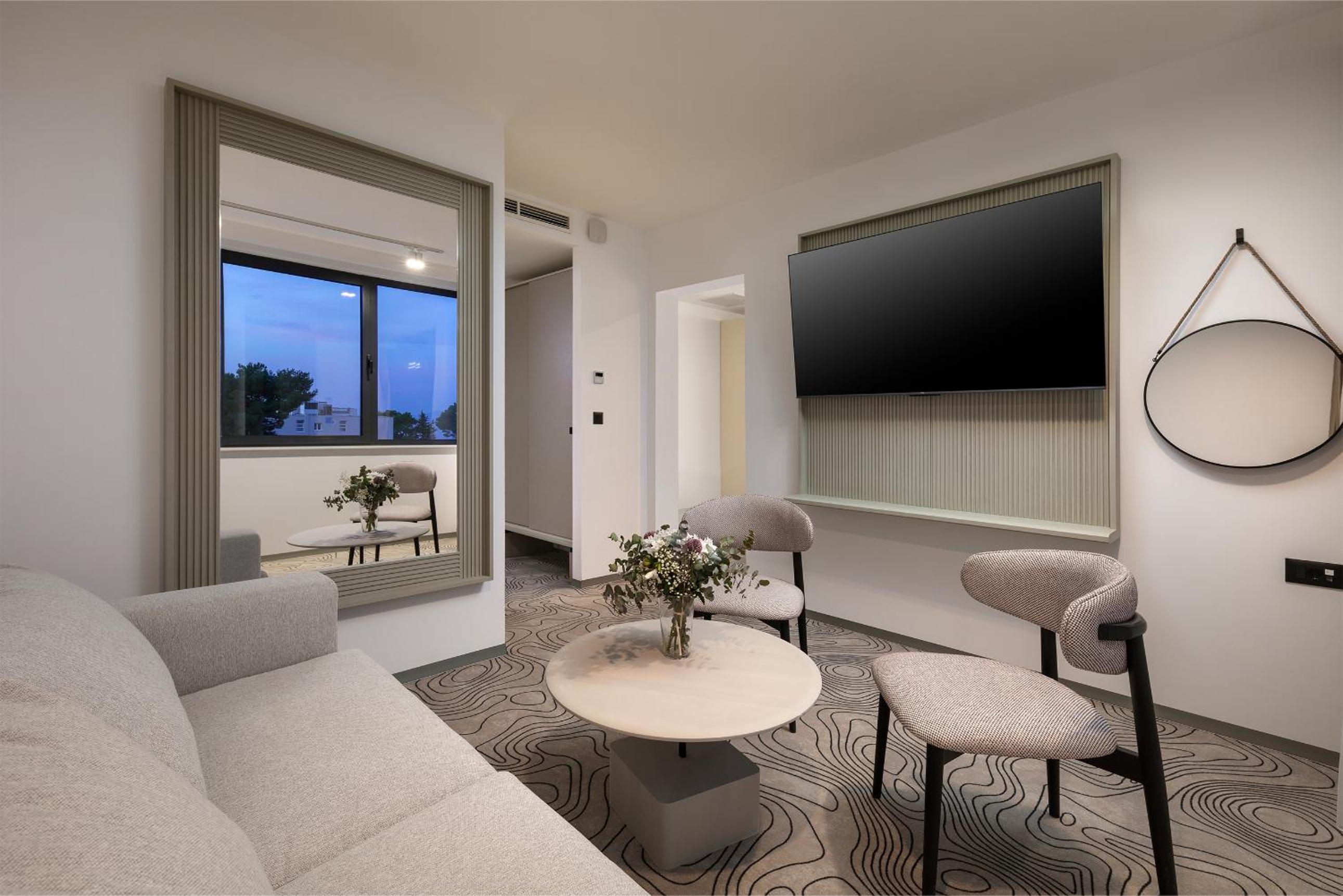 Junior Suite with Garden View