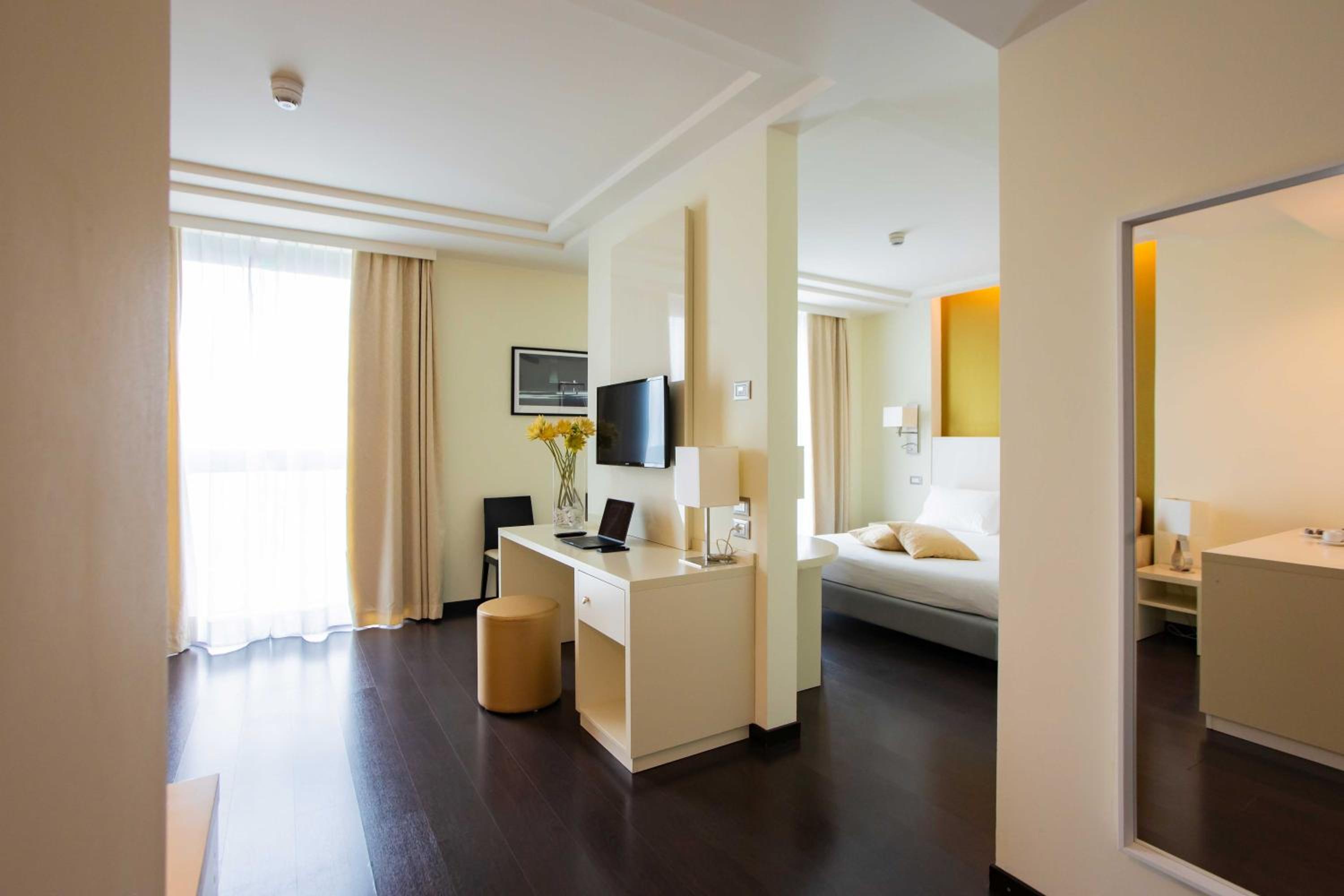 Suite with Garden View photo 1