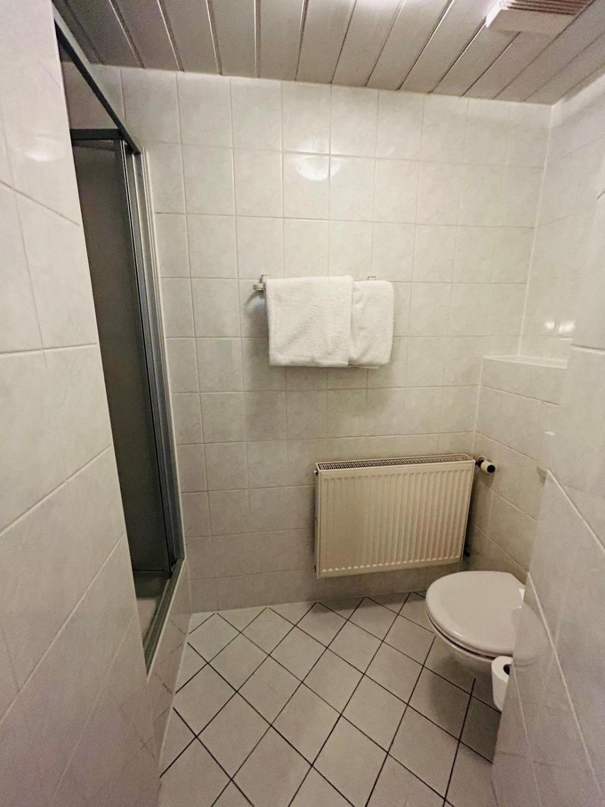 Double Room - Photo 8