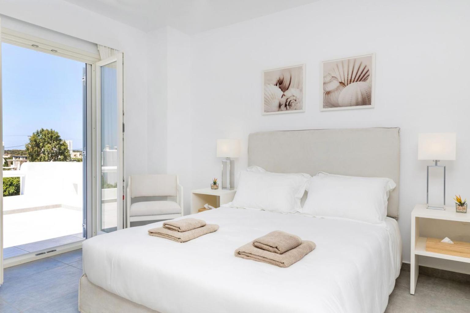 Three Bedroom Villa Private Pool & Surrounding View