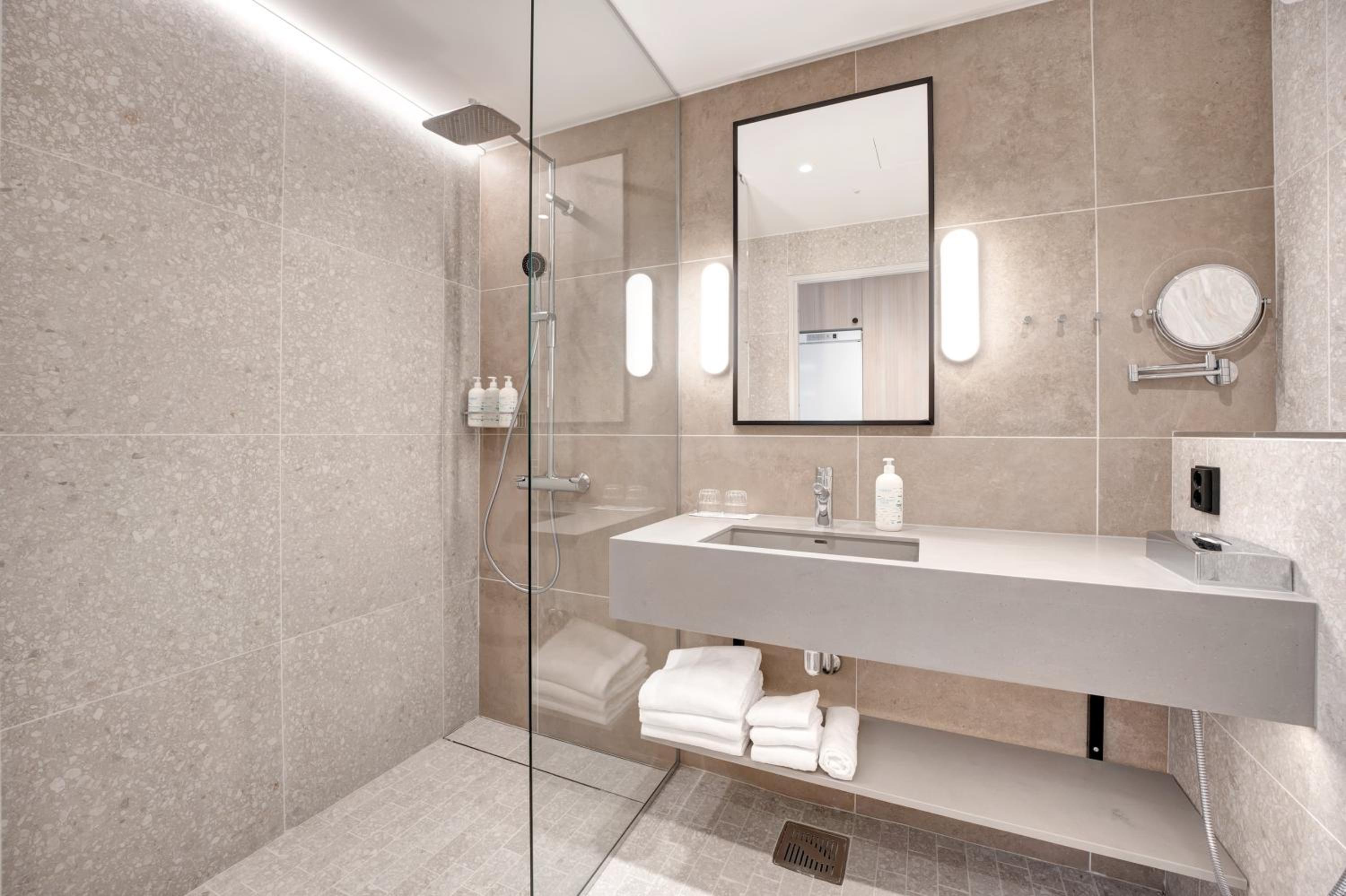 Standard Triple Room - Photo 10