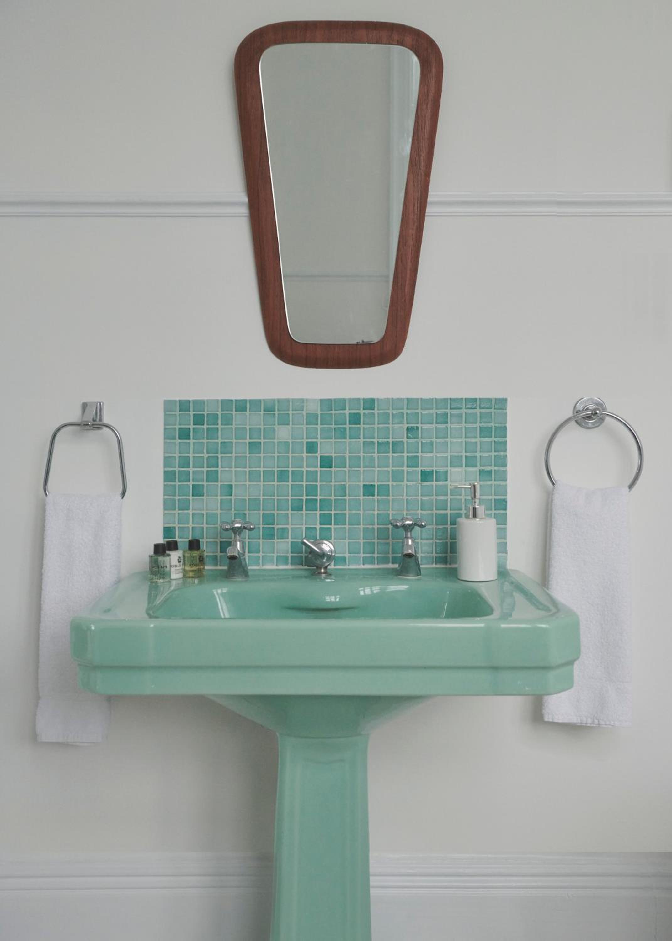 Deluxe Double Room with Bath photo 3